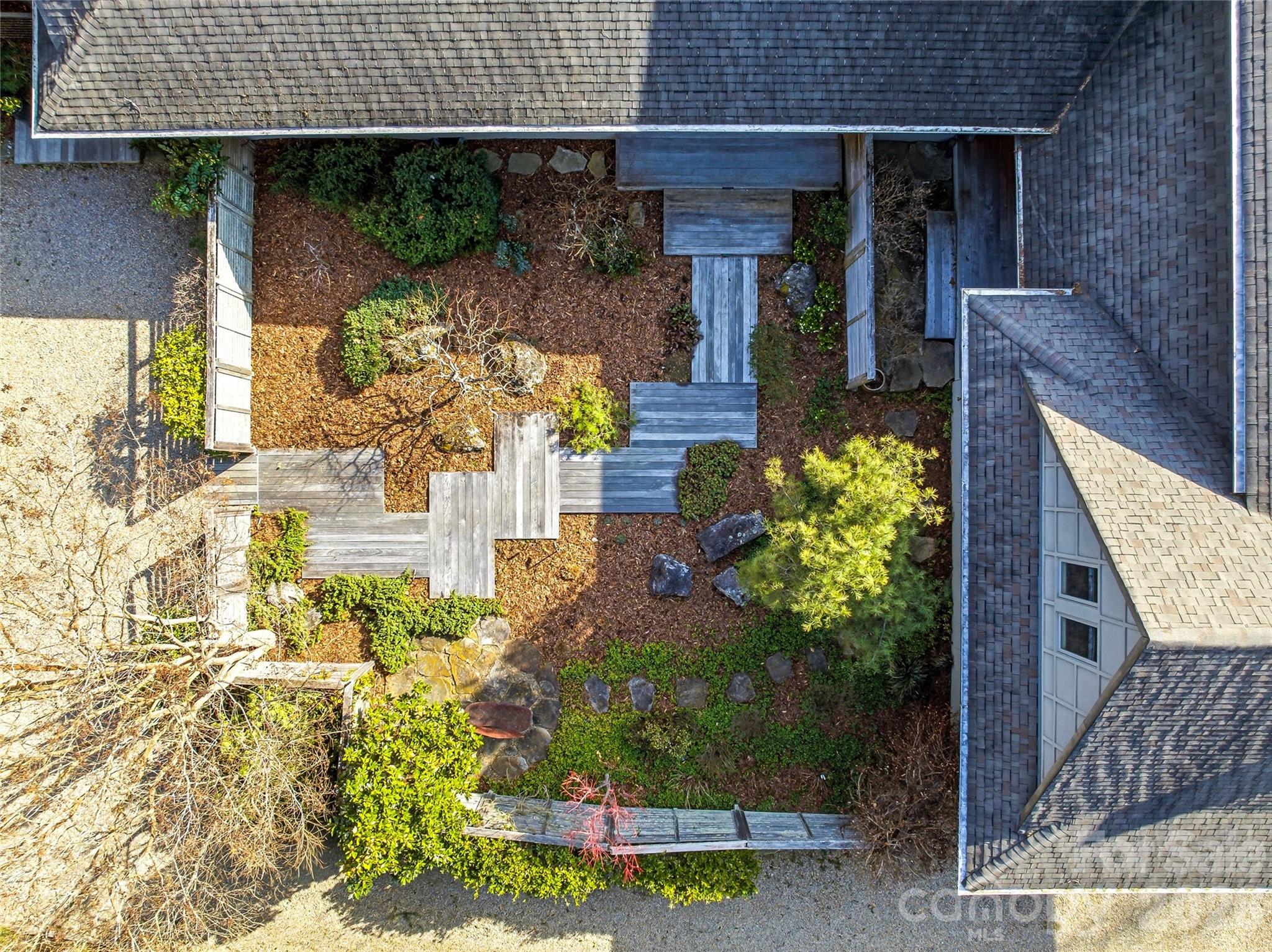 102 Horizon Hill Road — Asheville