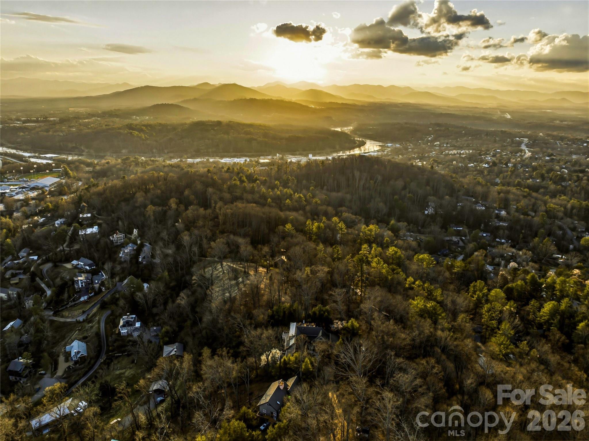 102 Horizon Hill Road — Asheville