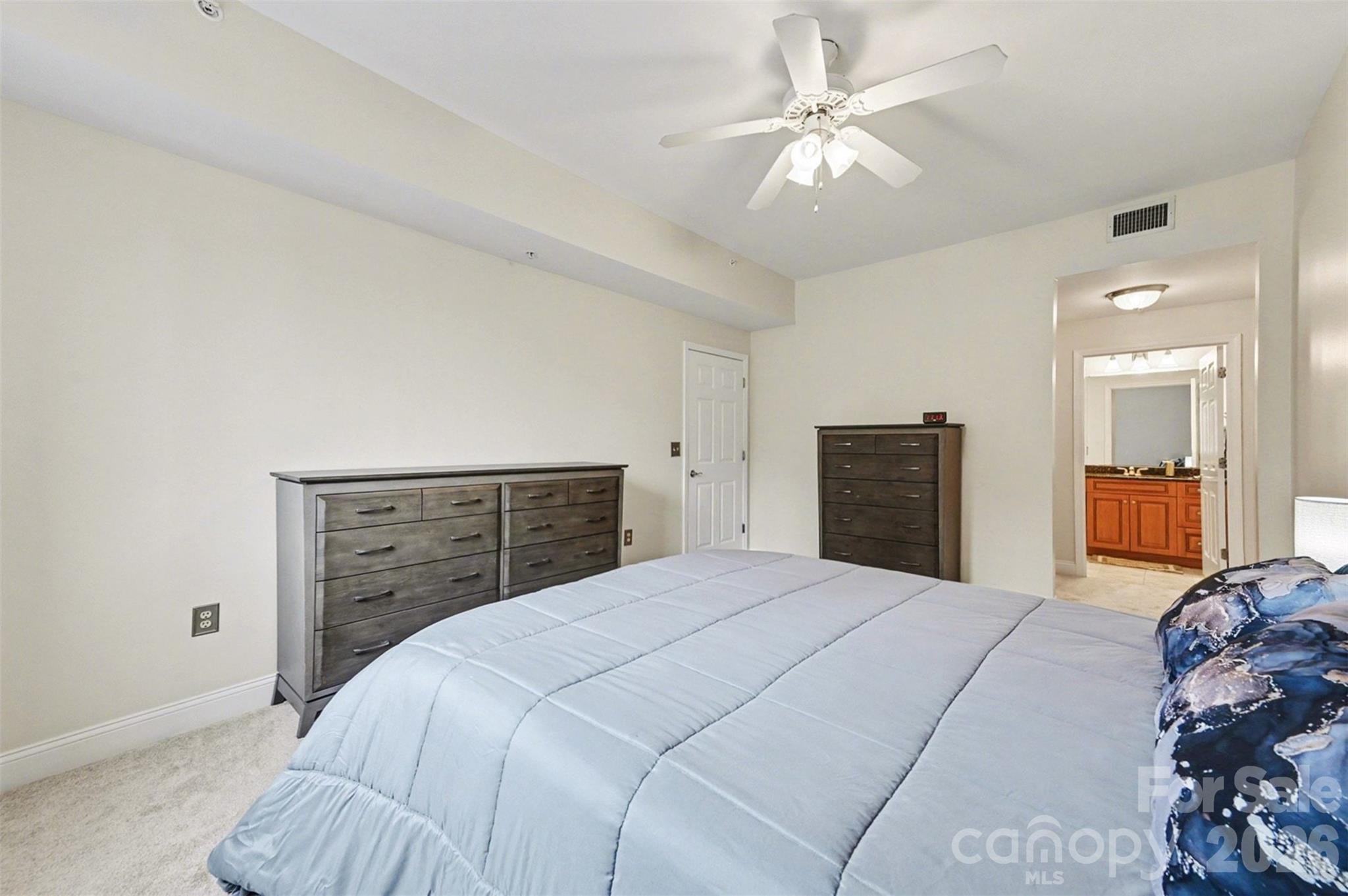 300 W 5th Street #336 — Charlotte
