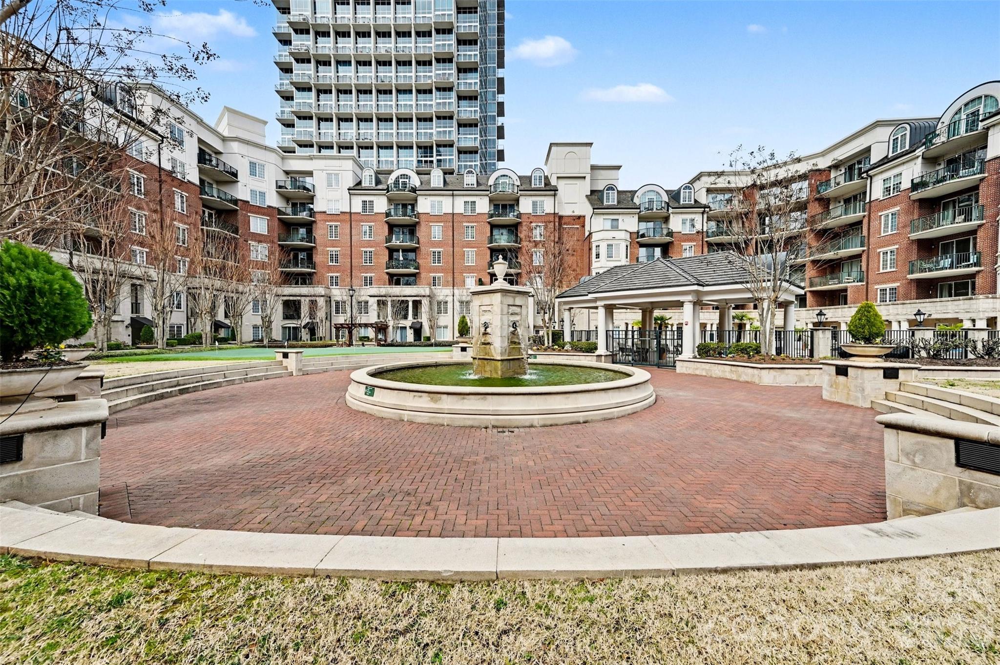 300 W 5th Street #336 — Charlotte