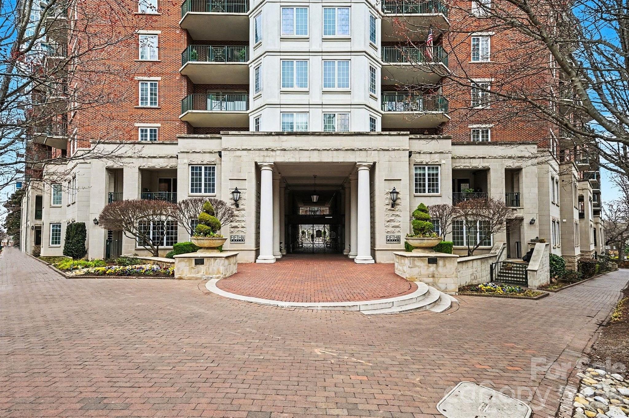300 W 5th Street #336 — Charlotte