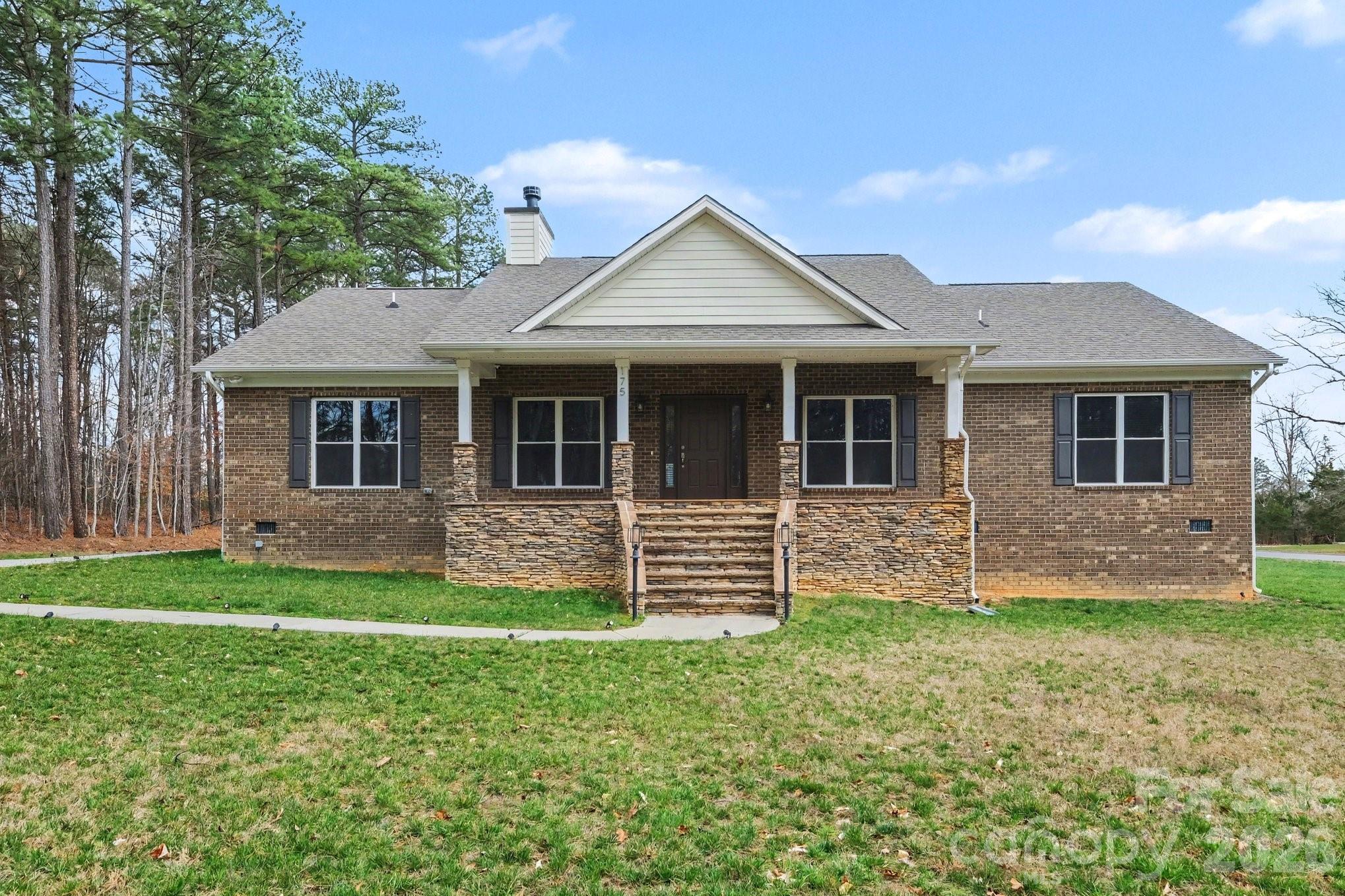 175 Cox Lake Road — Stanley
