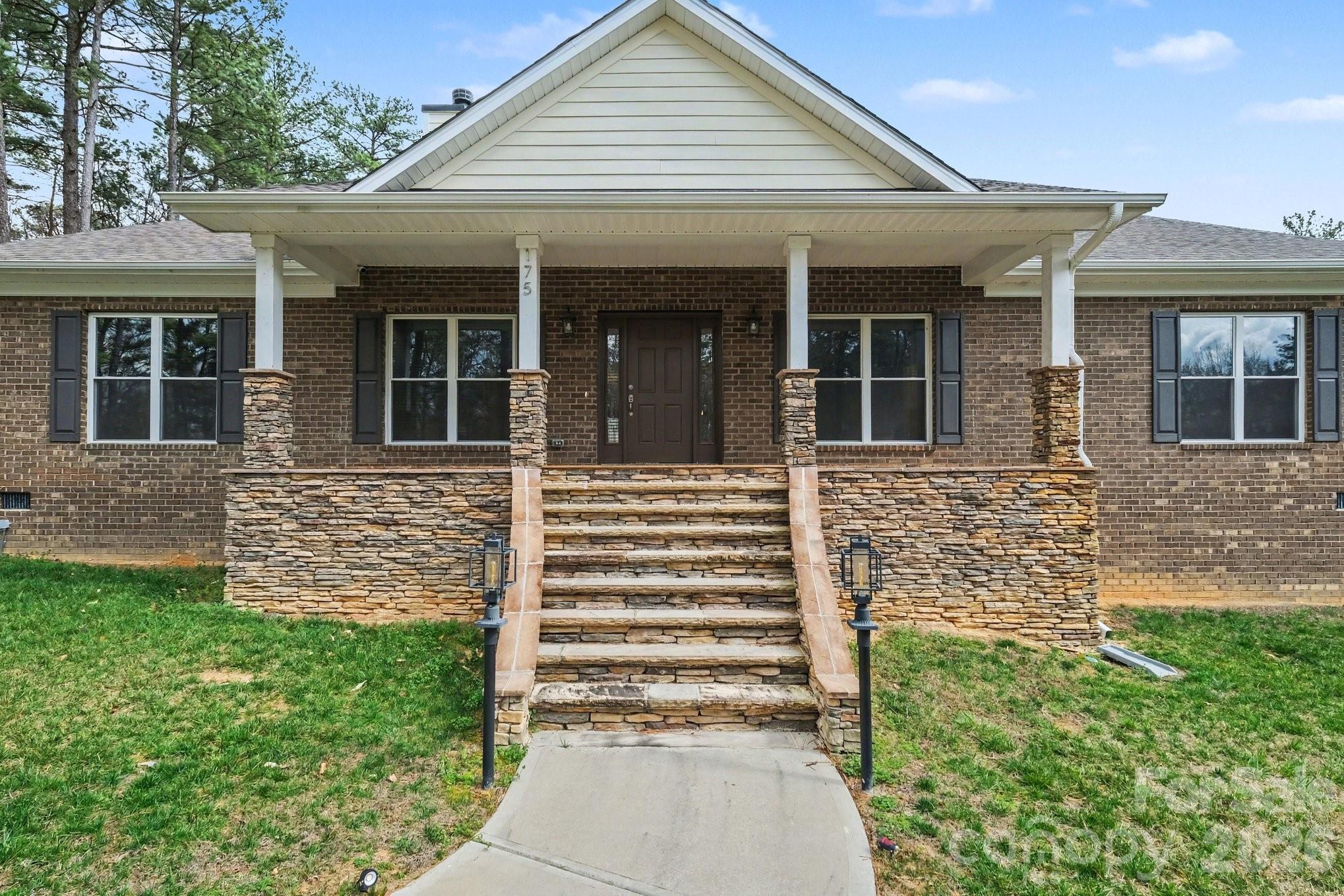 175 Cox Lake Road — Stanley