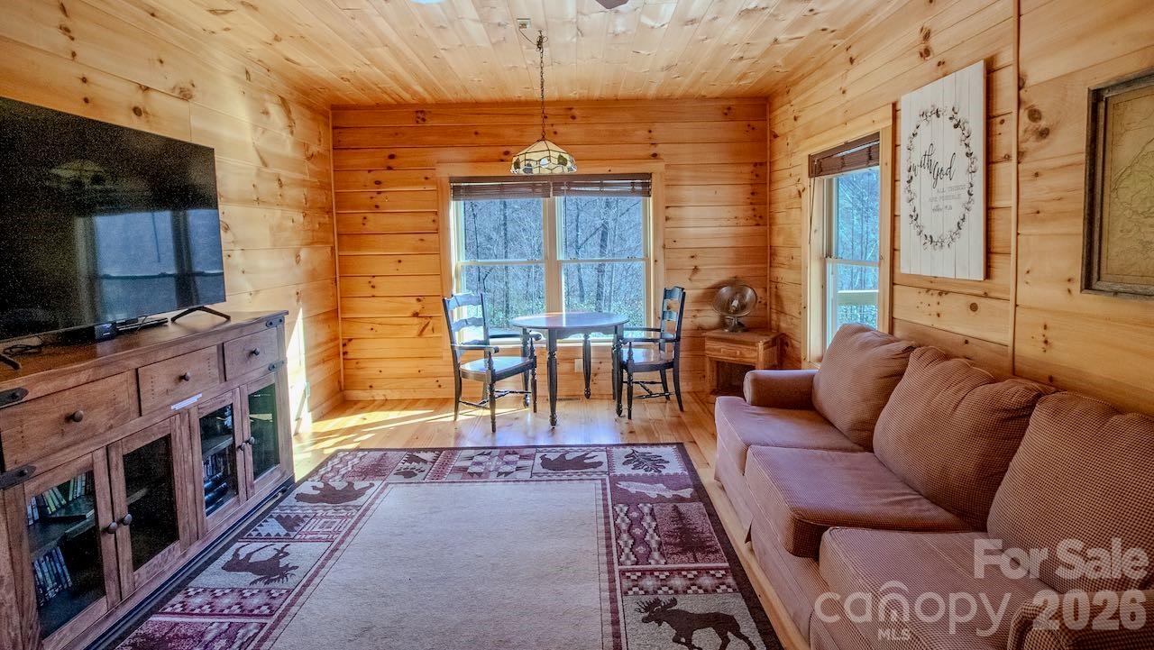 187 Gardeners Cove — Whittier