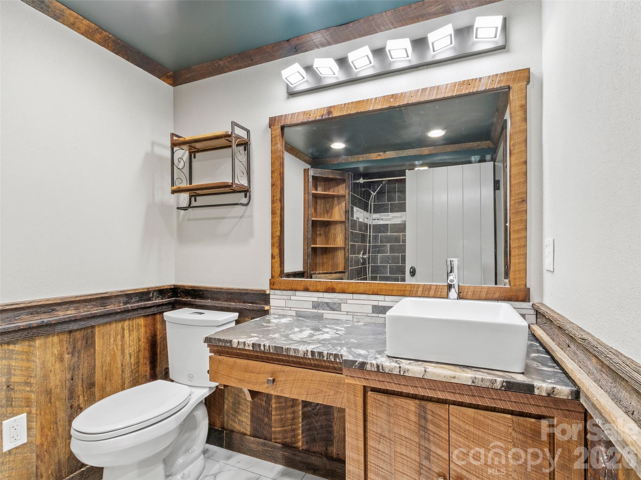 191 N Fork Road — Burnsville