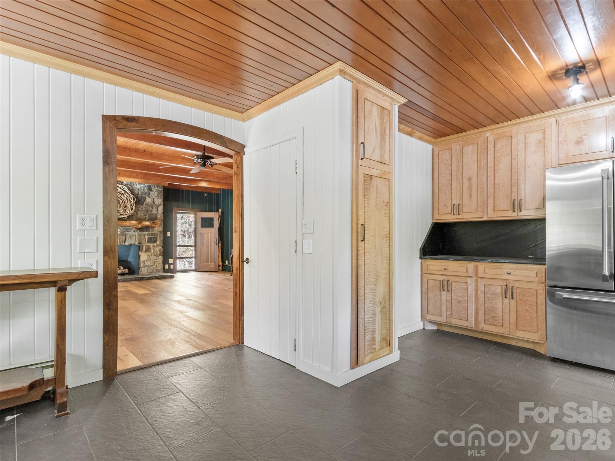 191 N Fork Road — Burnsville
