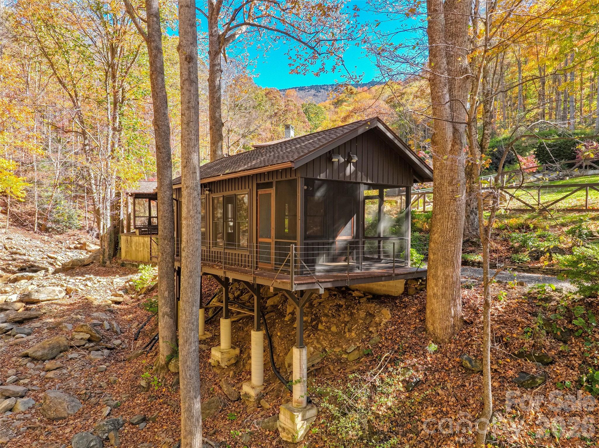 191 N Fork Road — Burnsville