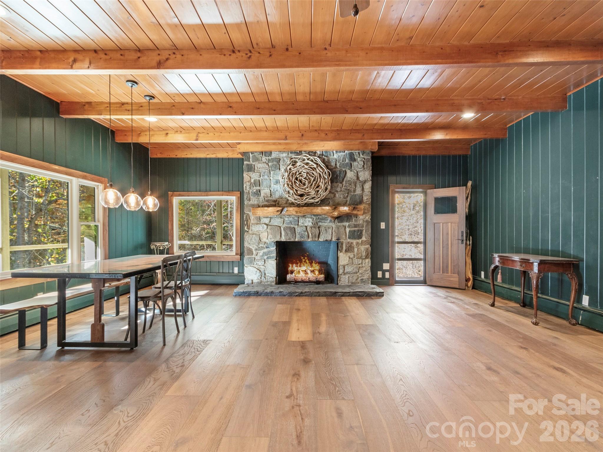 191 N Fork Road — Burnsville