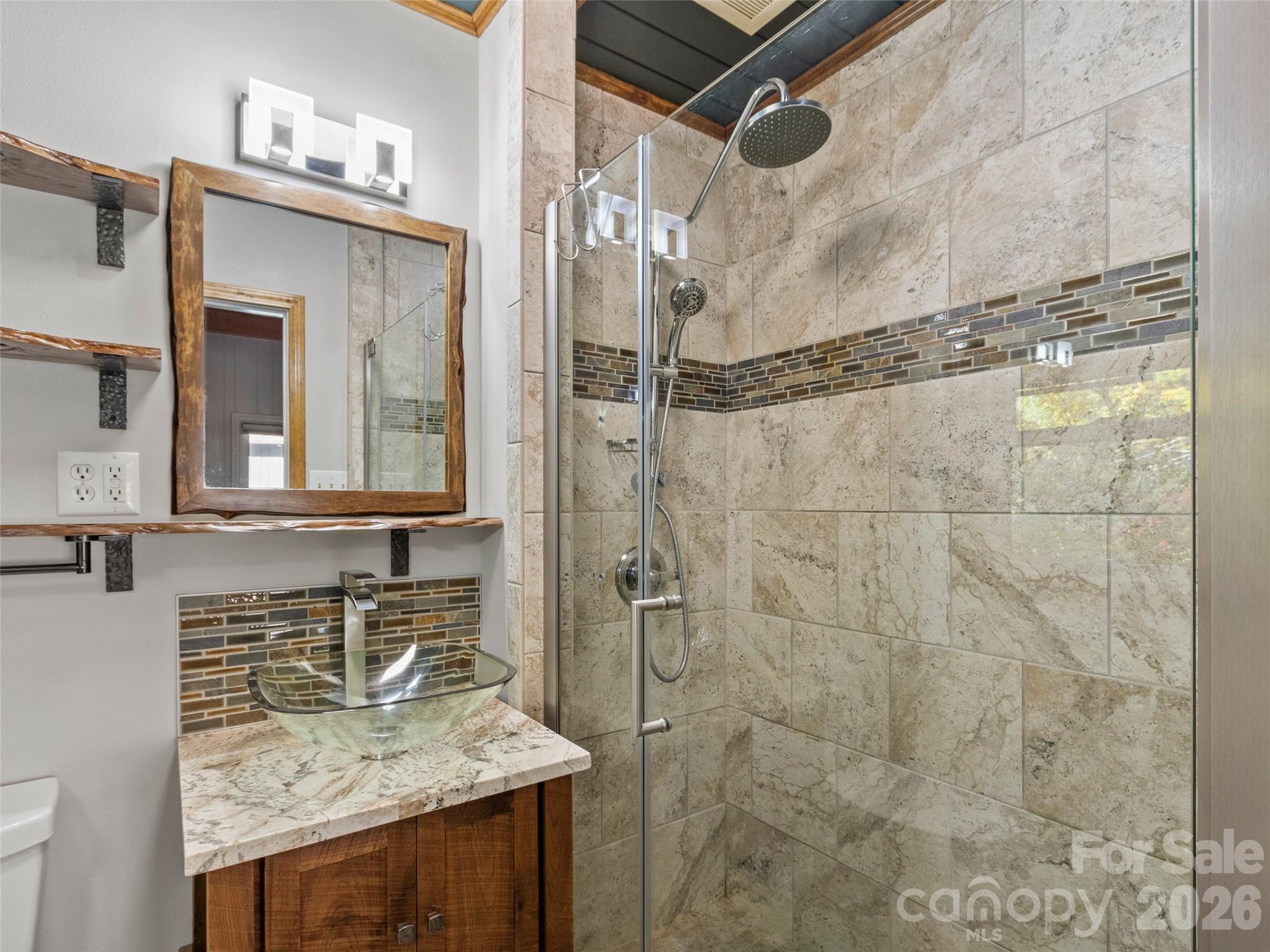 191 N Fork Road — Burnsville