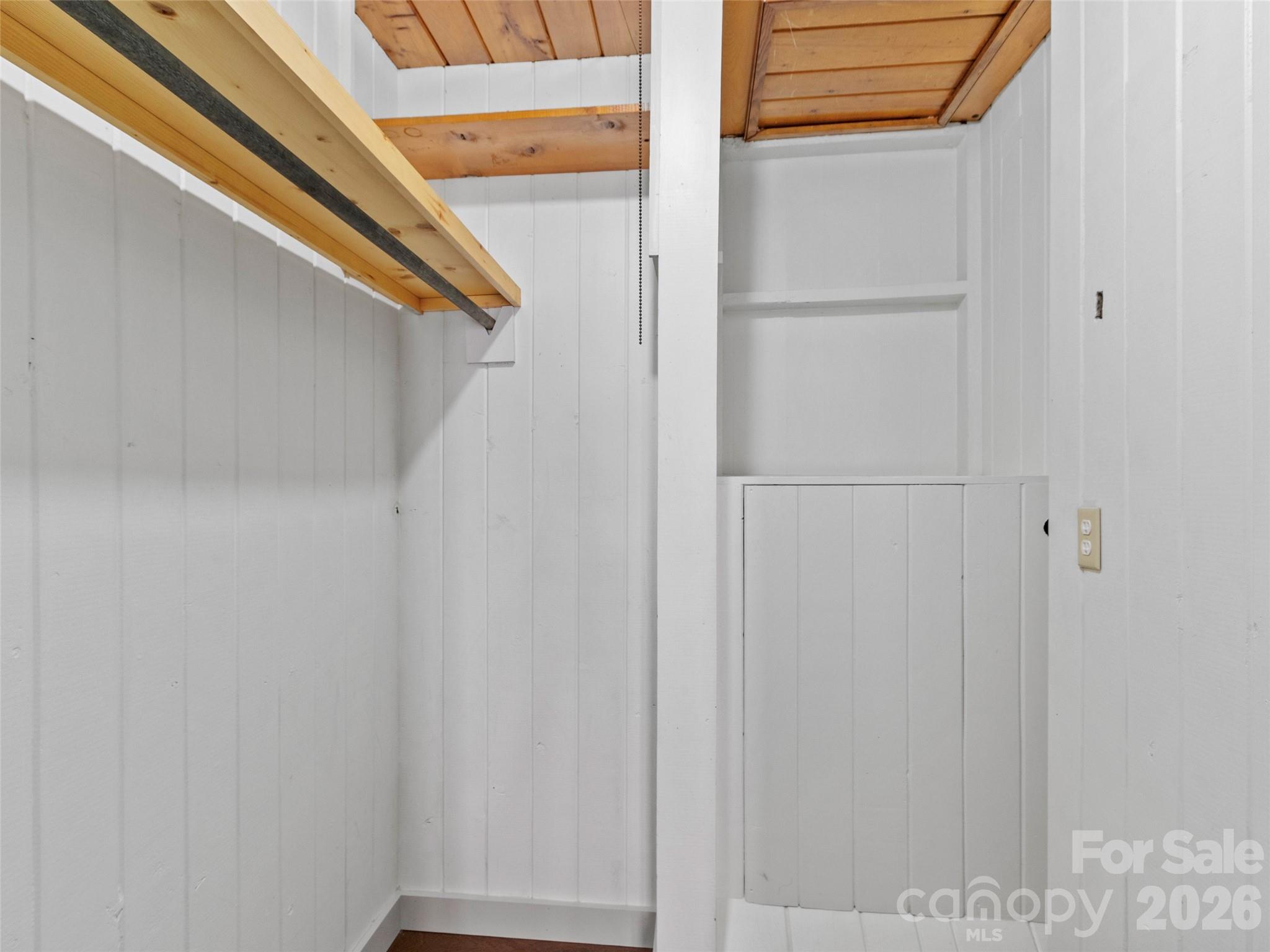 191 N Fork Road — Burnsville