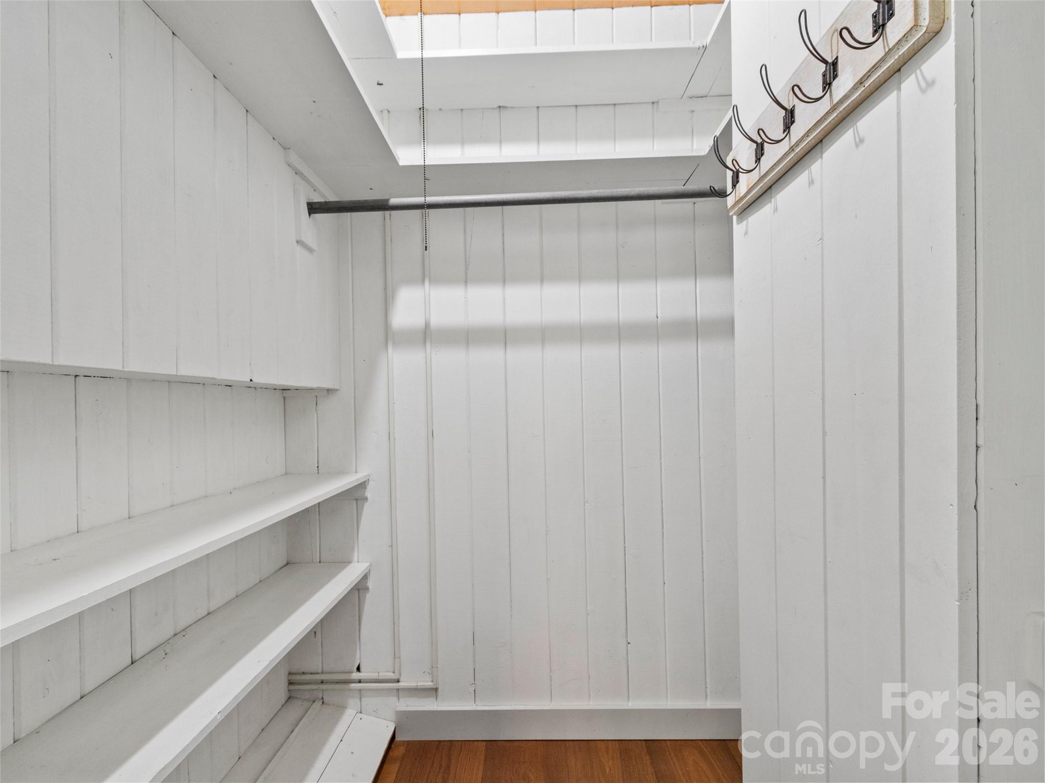 191 N Fork Road — Burnsville
