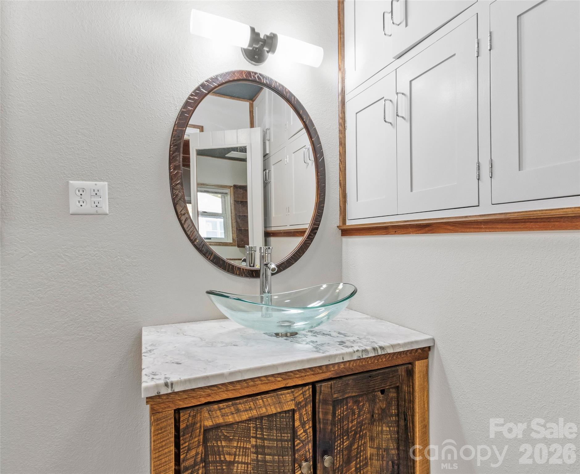 191 N Fork Road — Burnsville
