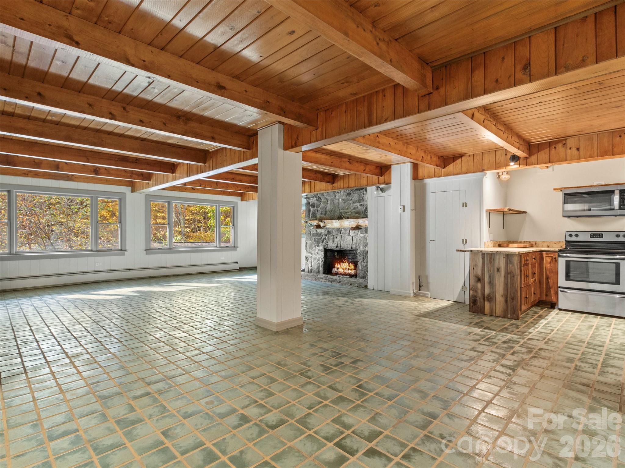 191 N Fork Road — Burnsville