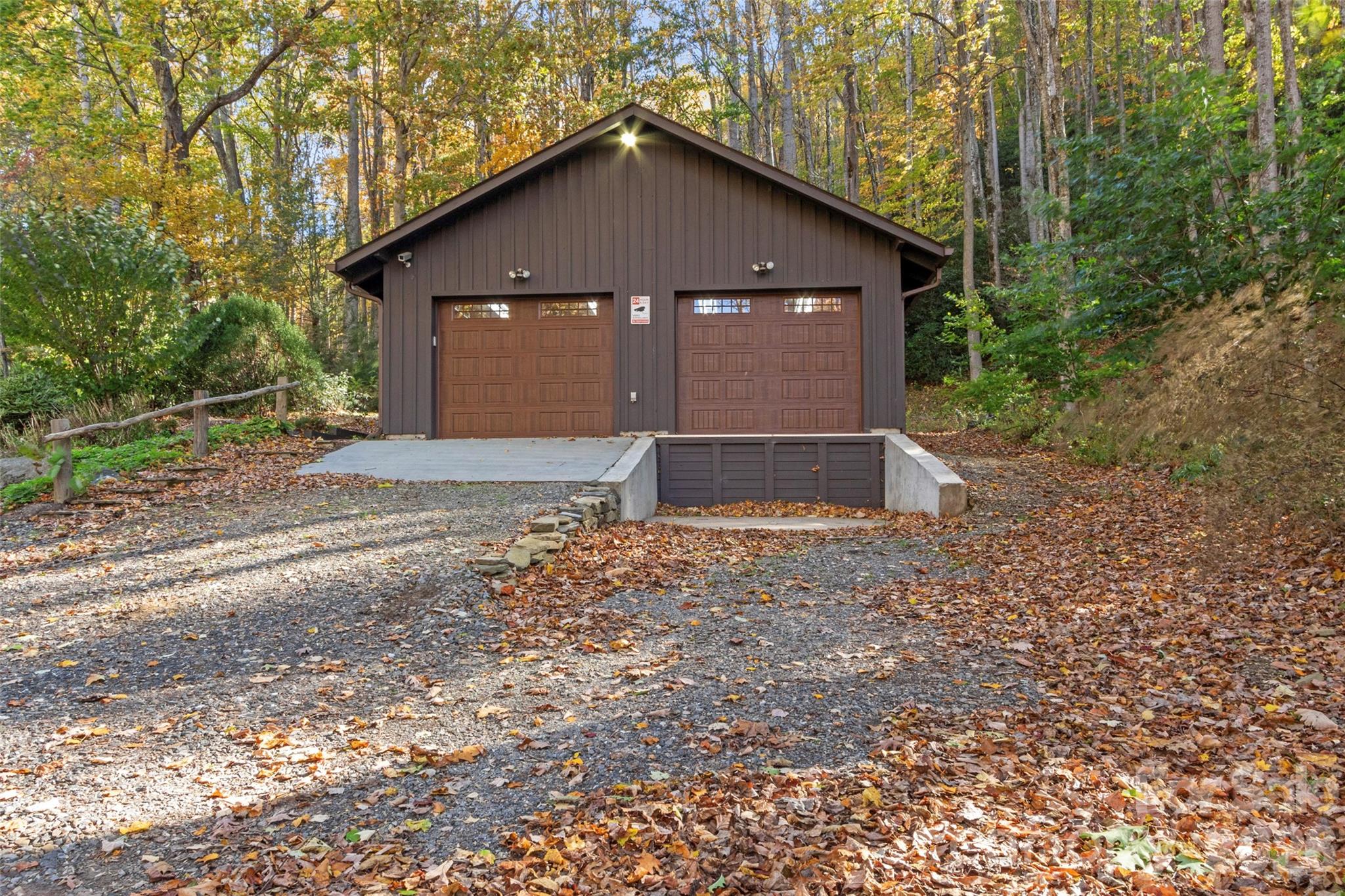 191 N Fork Road — Burnsville