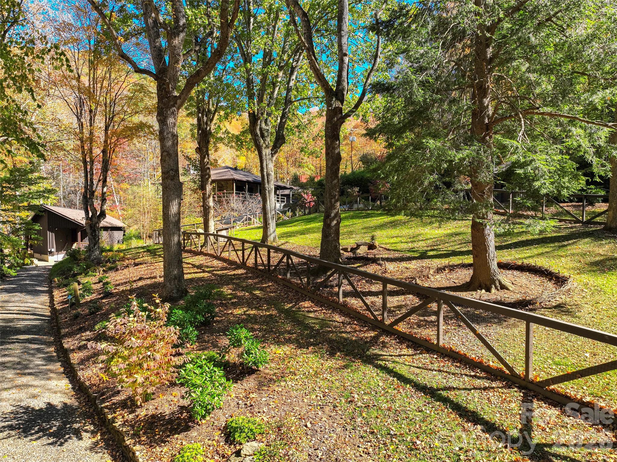 191 N Fork Road — Burnsville