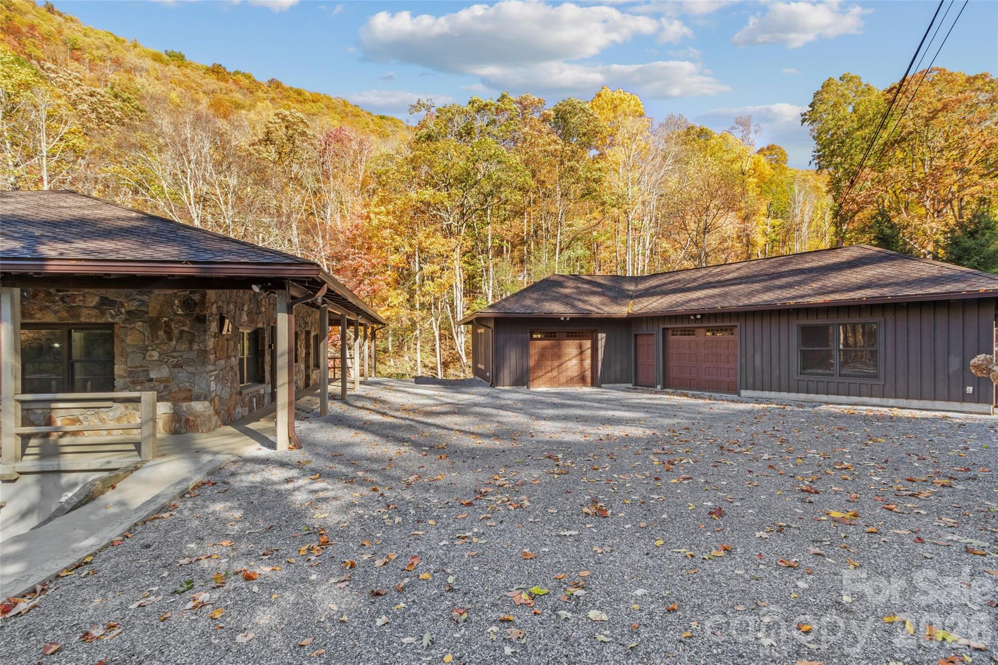 191 N Fork Road — Burnsville