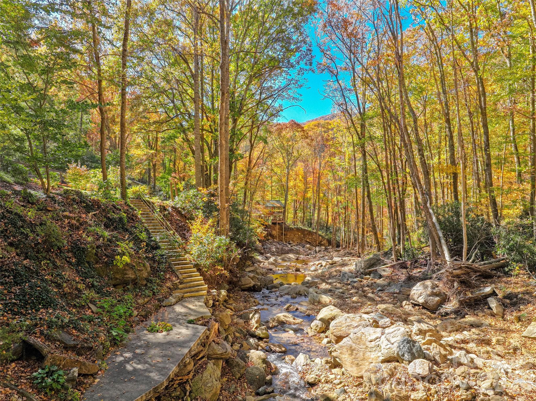 191 N Fork Road — Burnsville