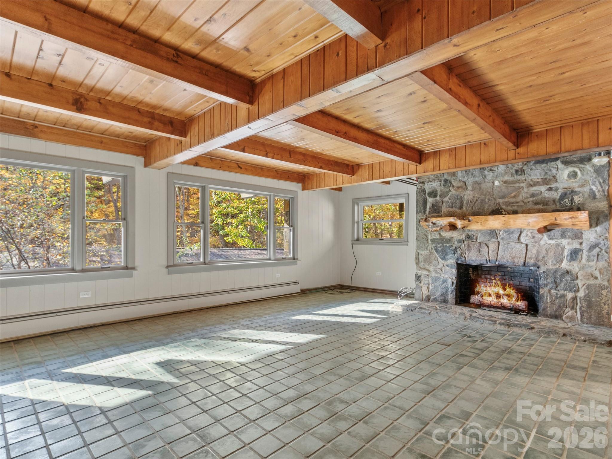 191 N Fork Road — Burnsville