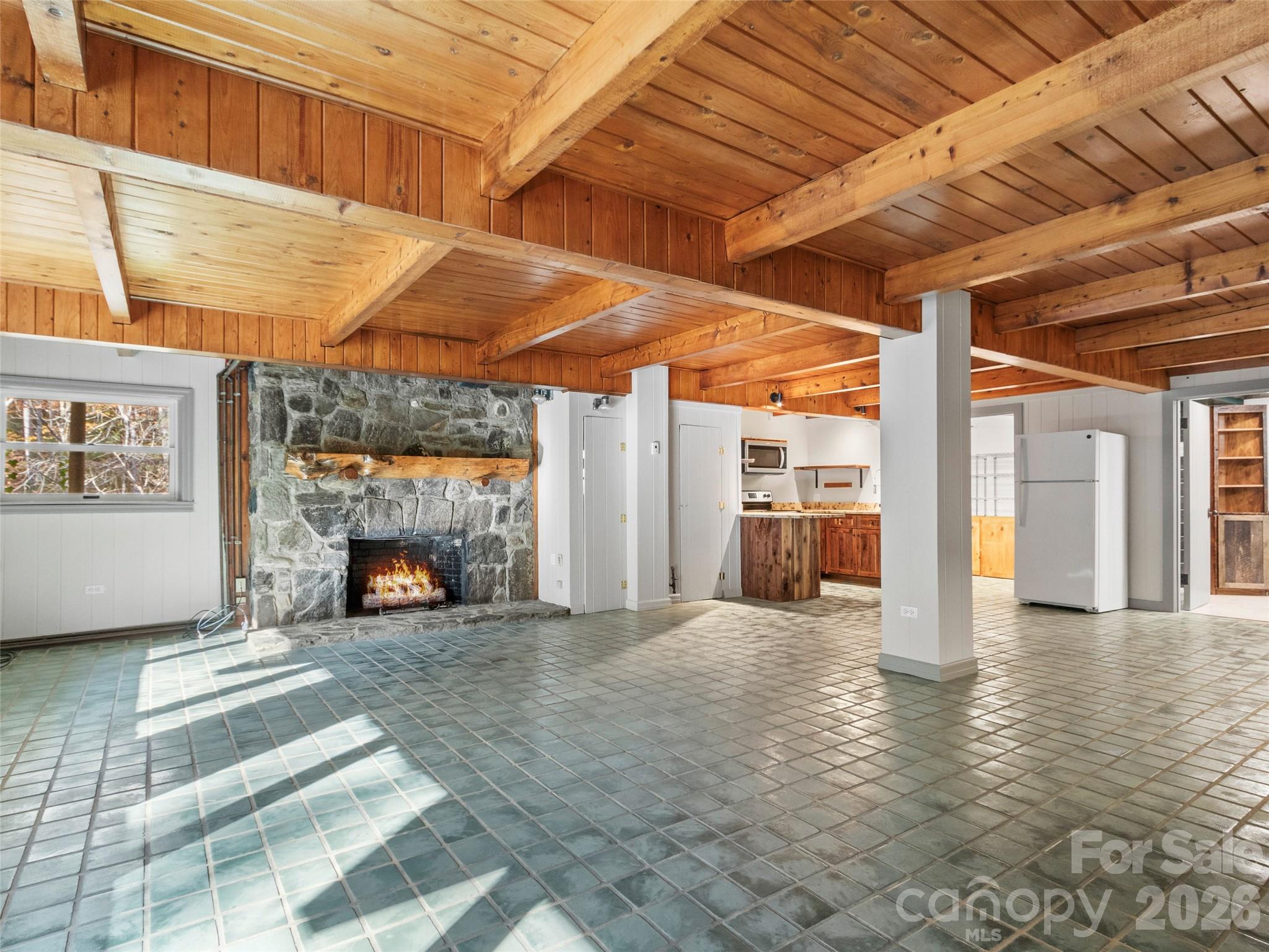 191 N Fork Road — Burnsville