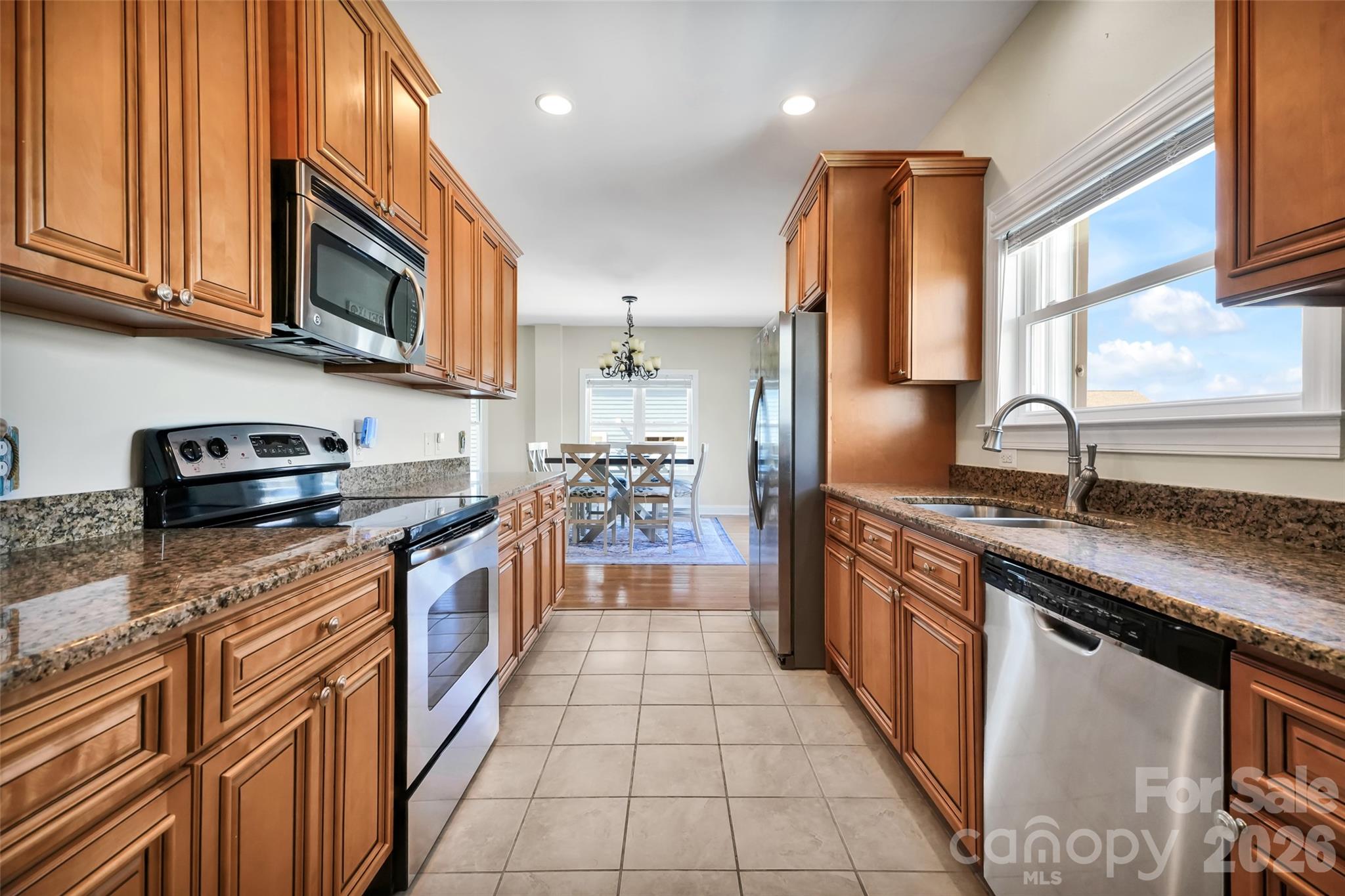 1018 W Dolphin Drive W — Oak Island