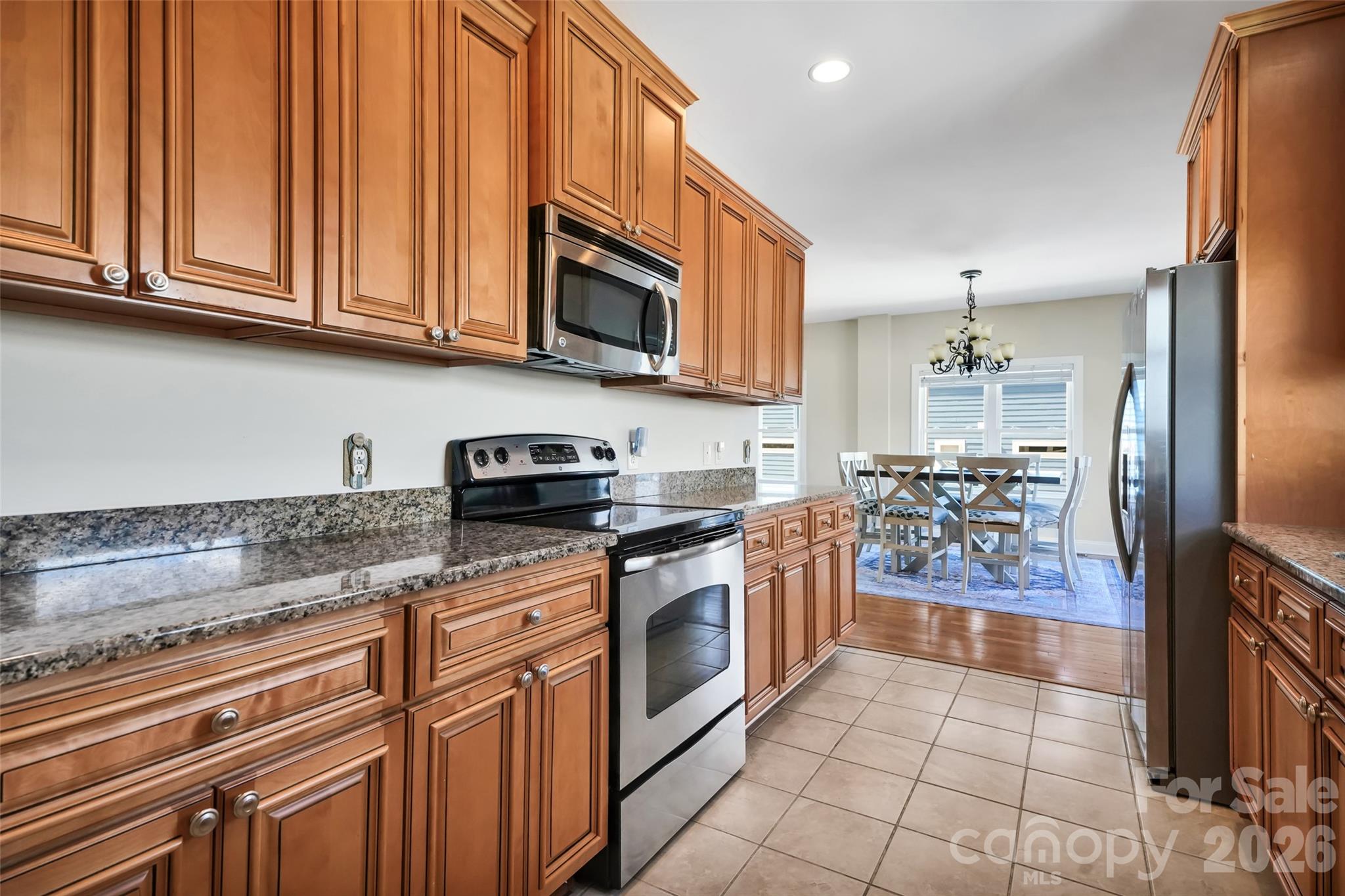 1018 W Dolphin Drive W — Oak Island