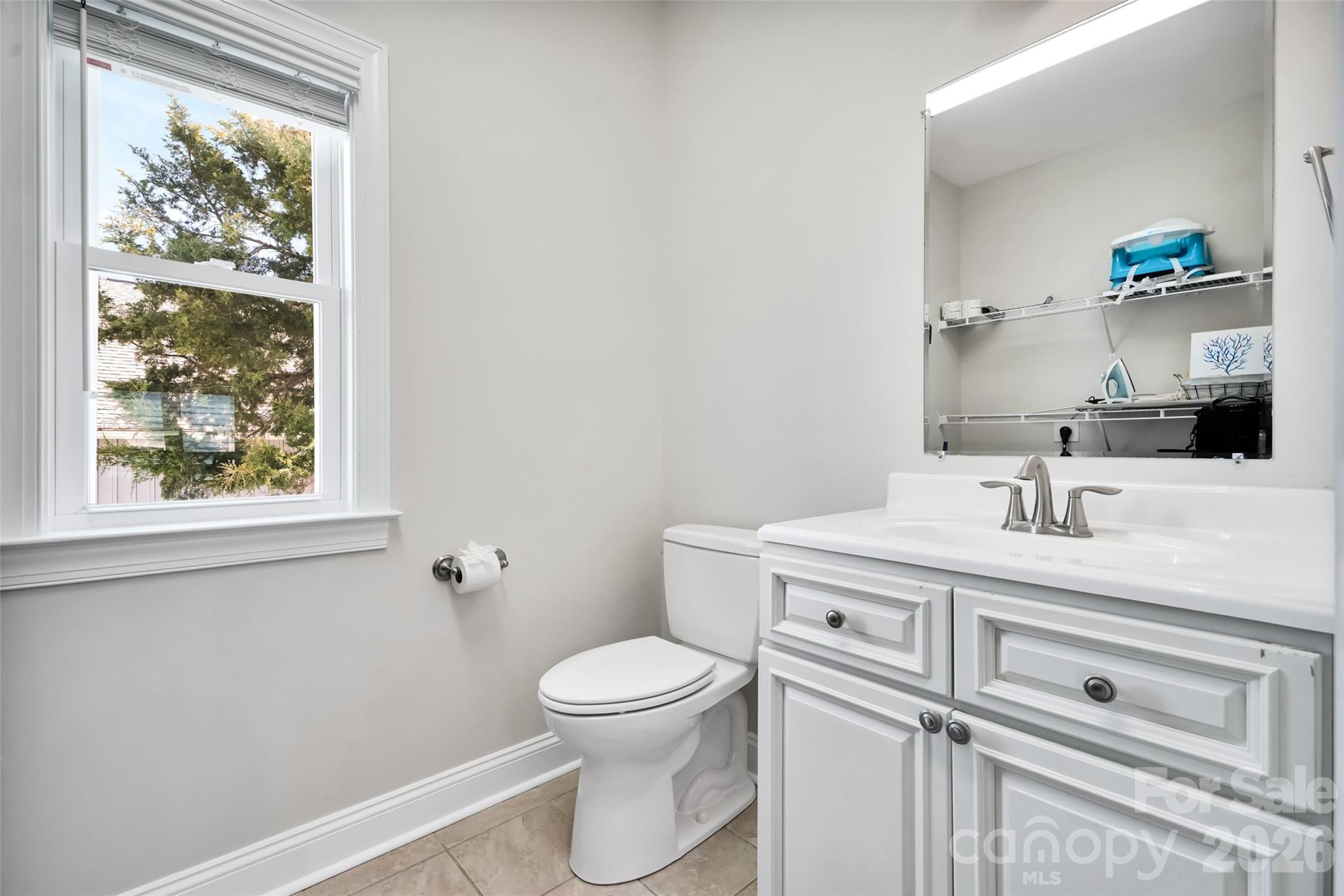 1018 W Dolphin Drive W — Oak Island