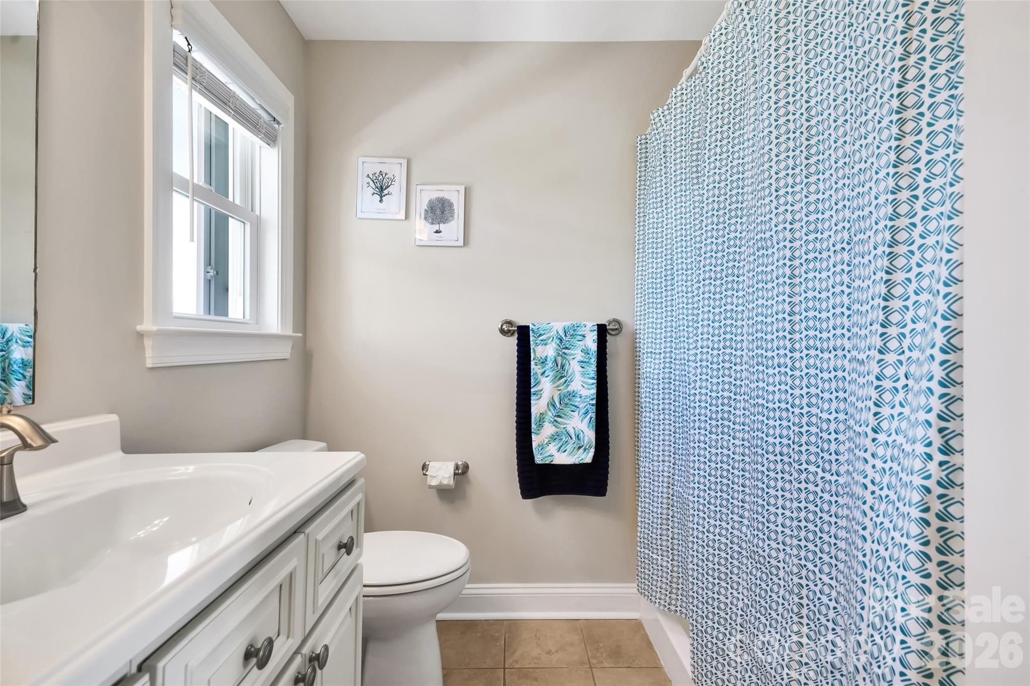 1018 W Dolphin Drive W — Oak Island