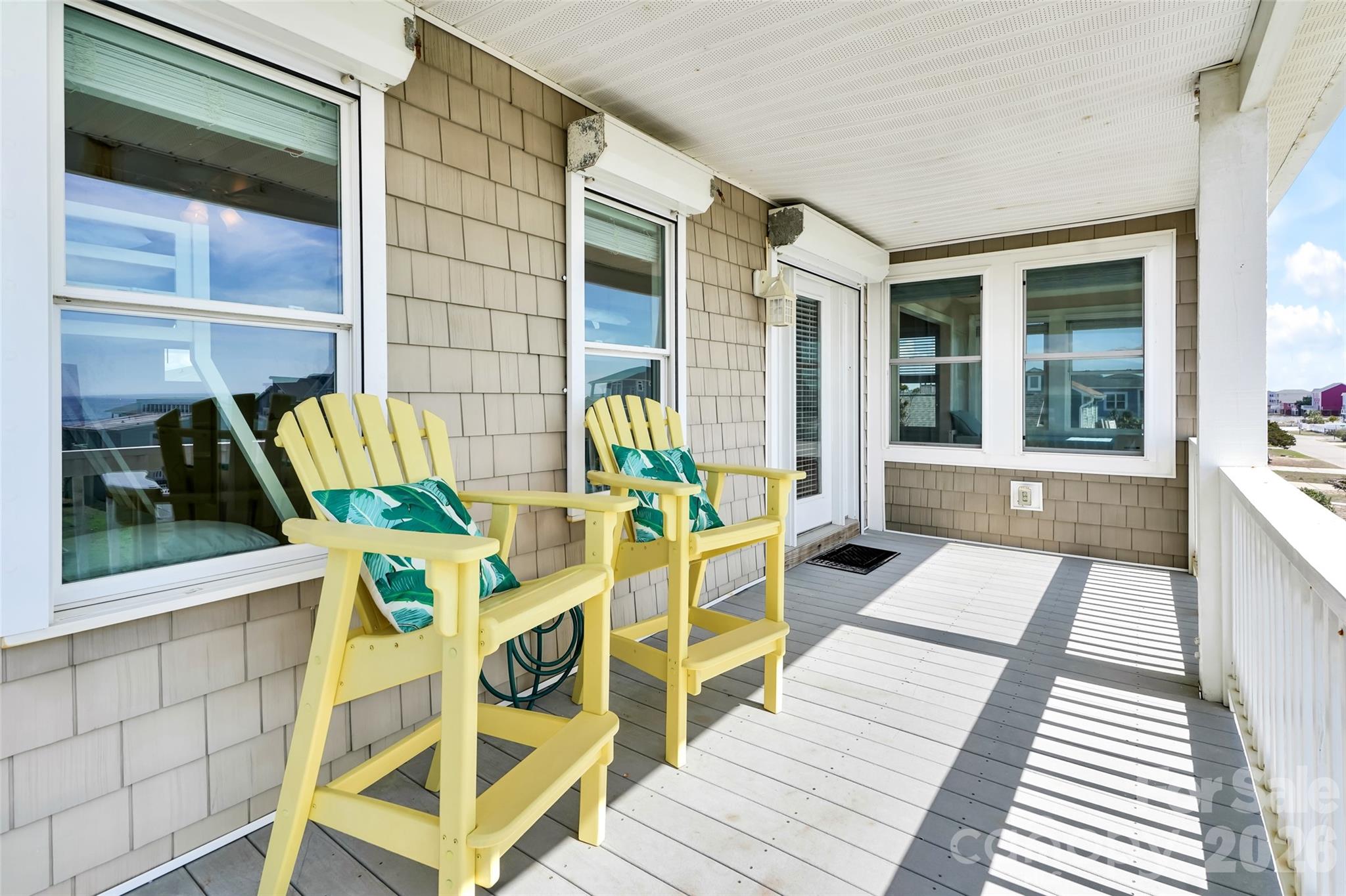 1018 W Dolphin Drive W — Oak Island