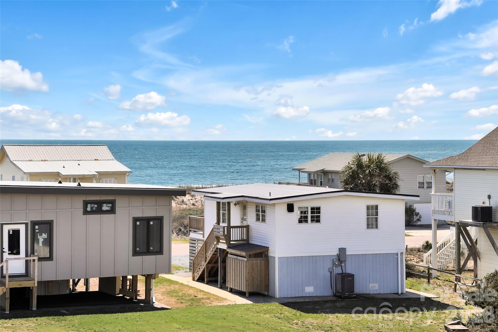 1018 W Dolphin Drive W — Oak Island