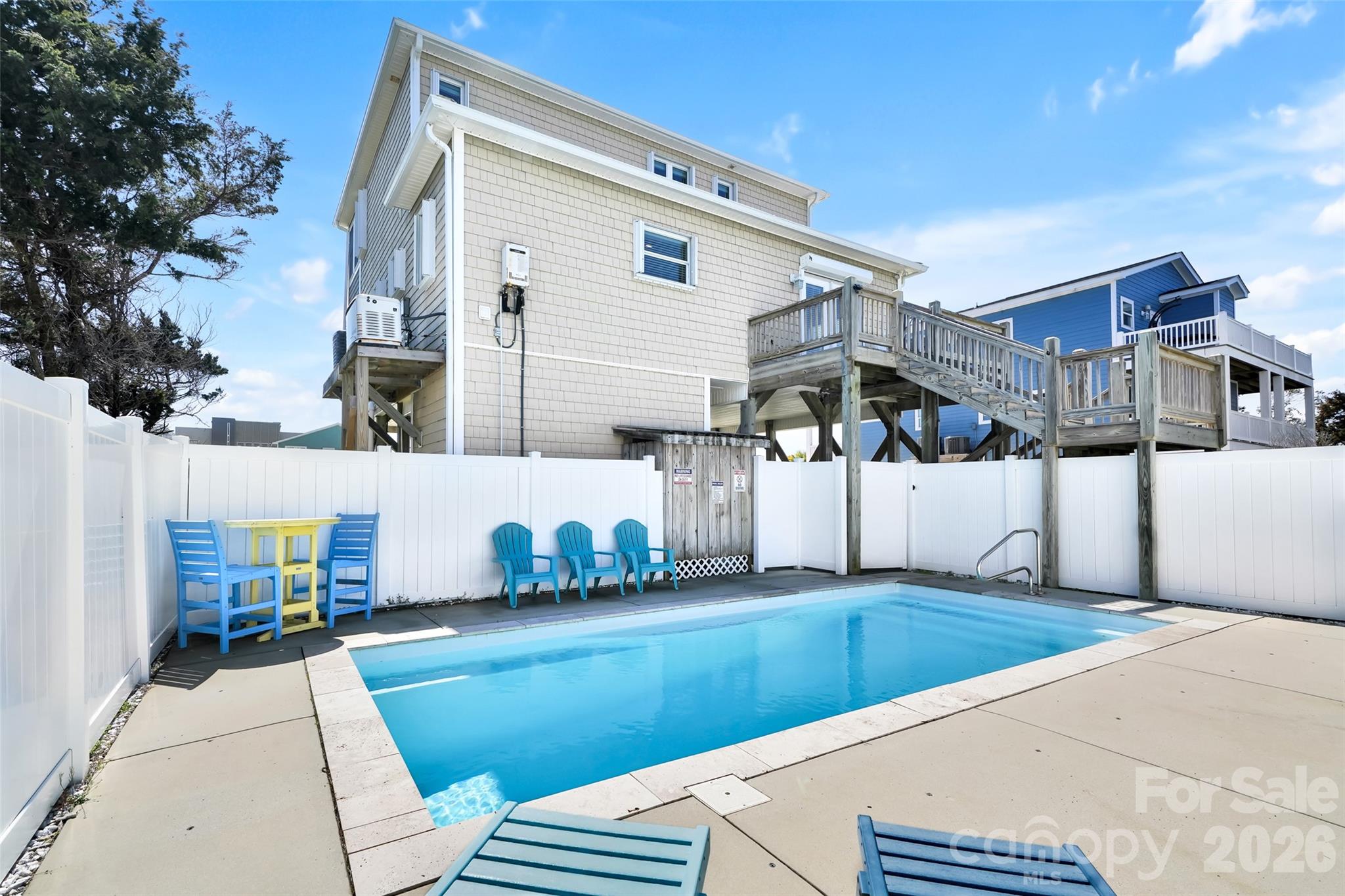 1018 W Dolphin Drive W — Oak Island