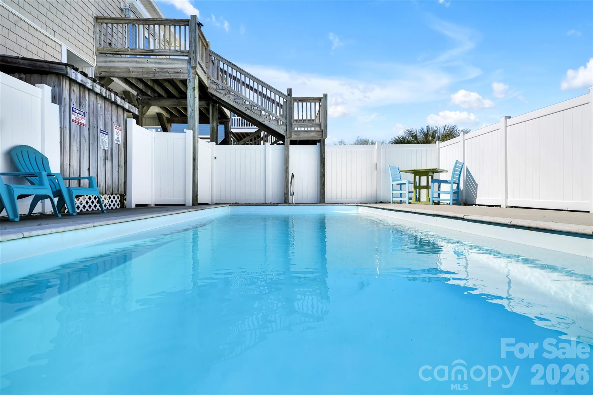 1018 W Dolphin Drive W — Oak Island