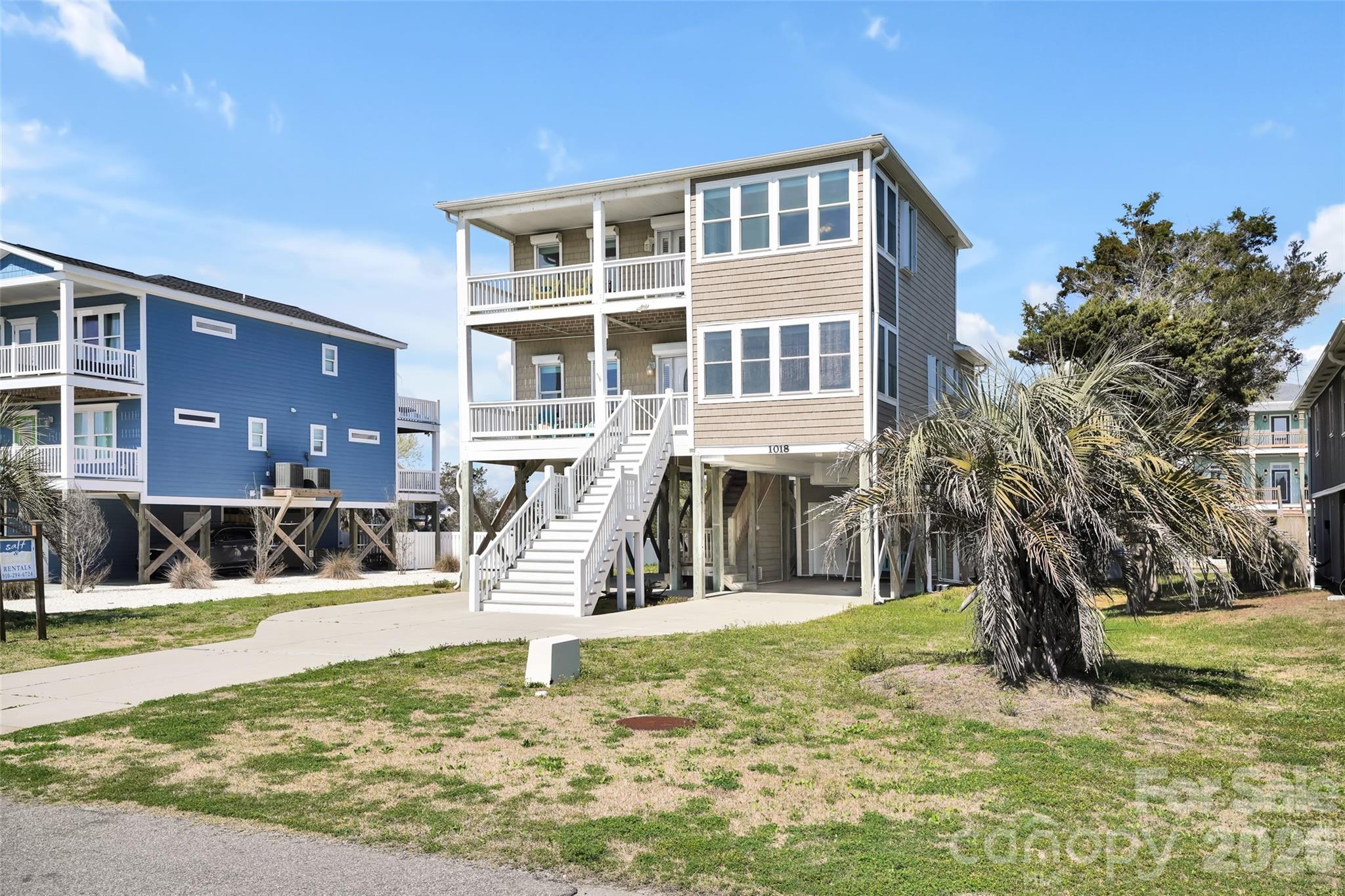 1018 W Dolphin Drive W — Oak Island