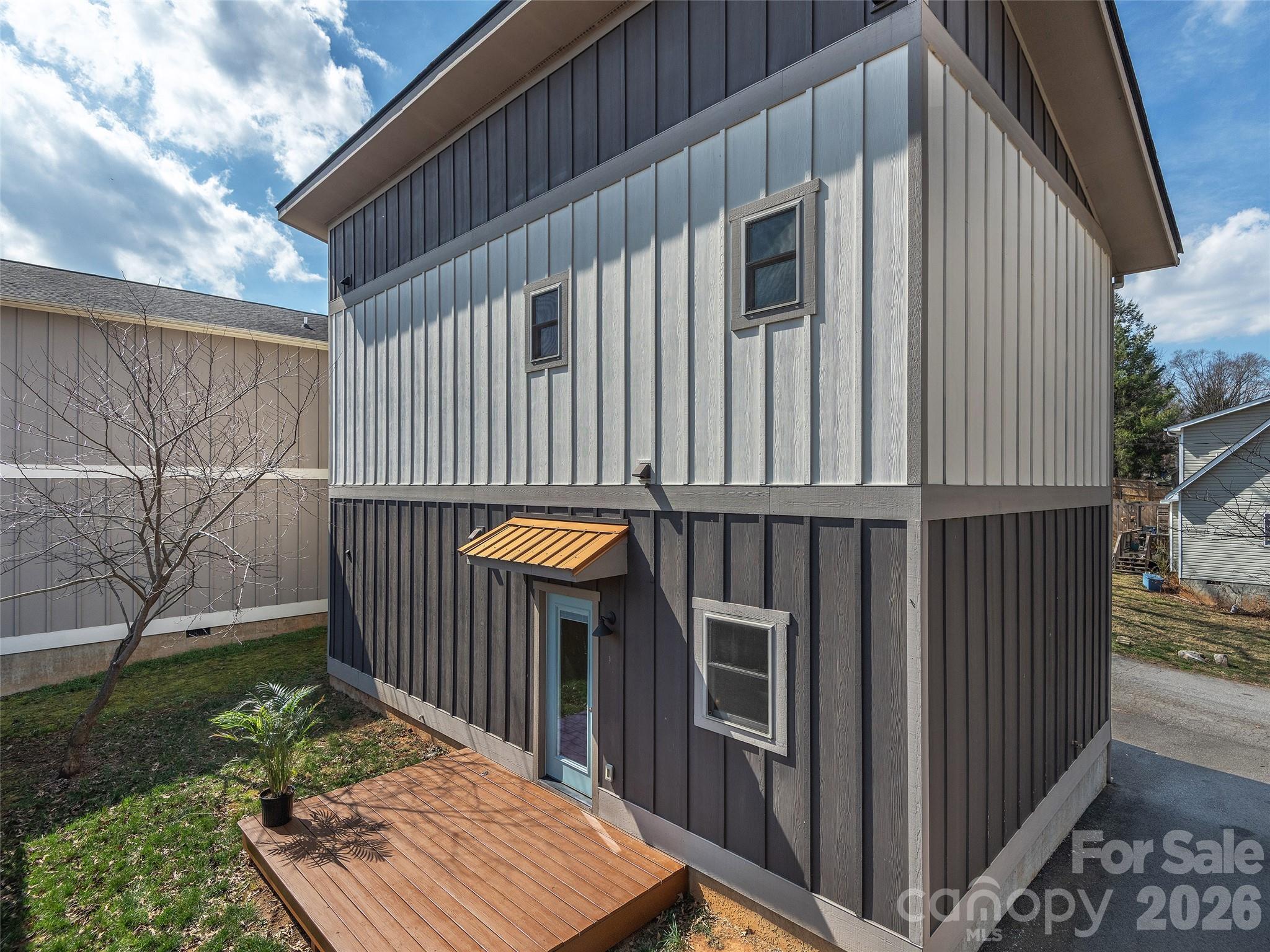 4 Grinnell Street — Asheville