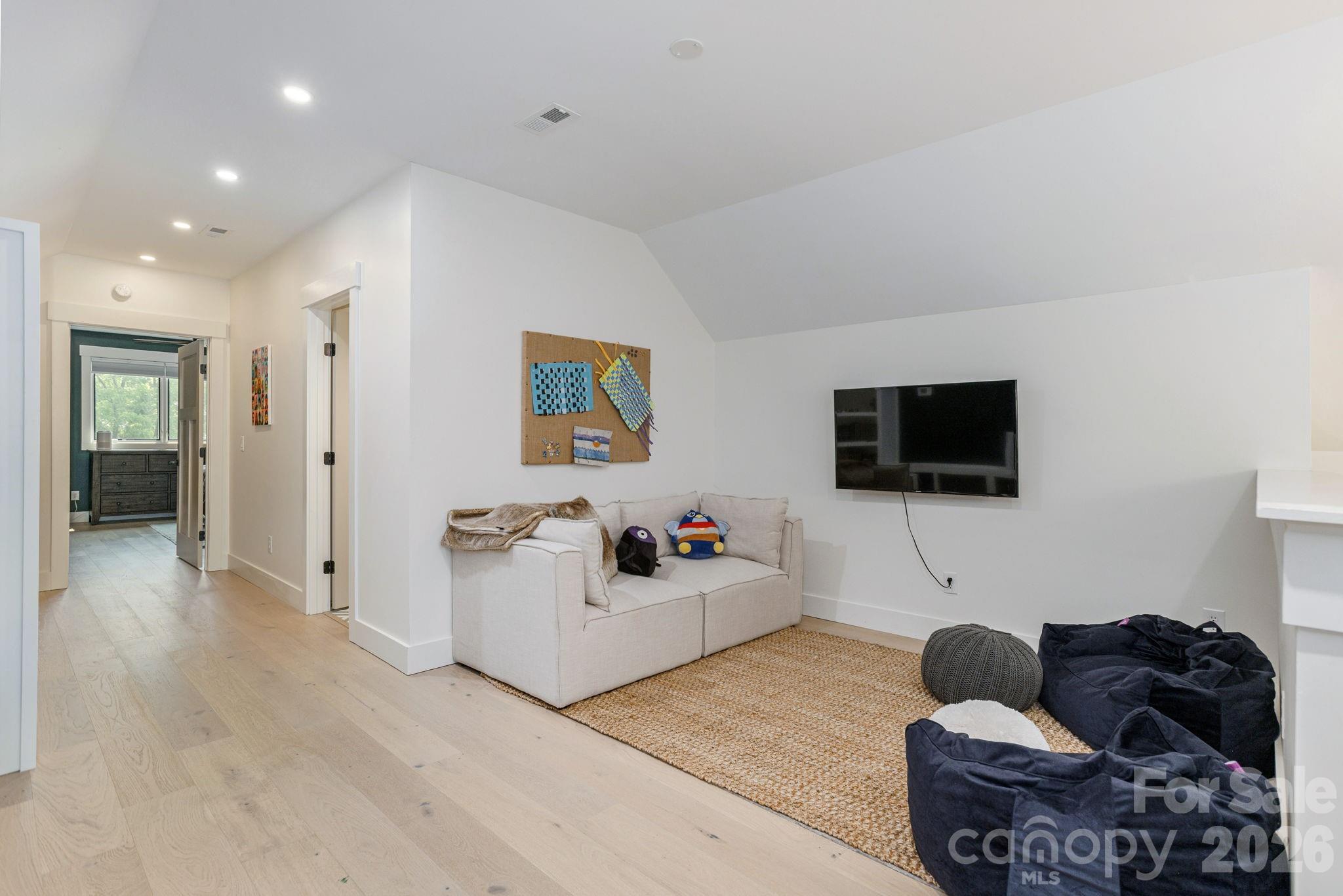 40 Hidden Pond Lane — Brevard