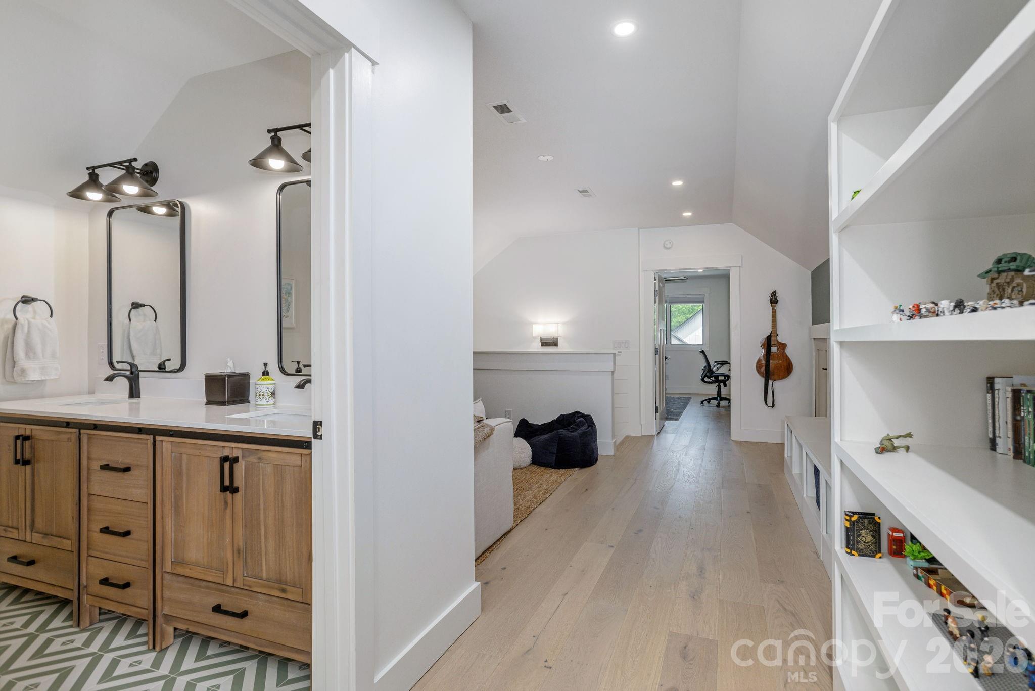 40 Hidden Pond Lane — Brevard