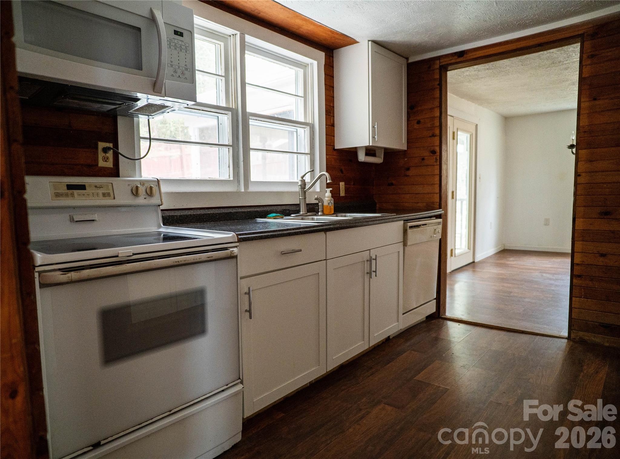 813 Severt Circle NE — Lenoir