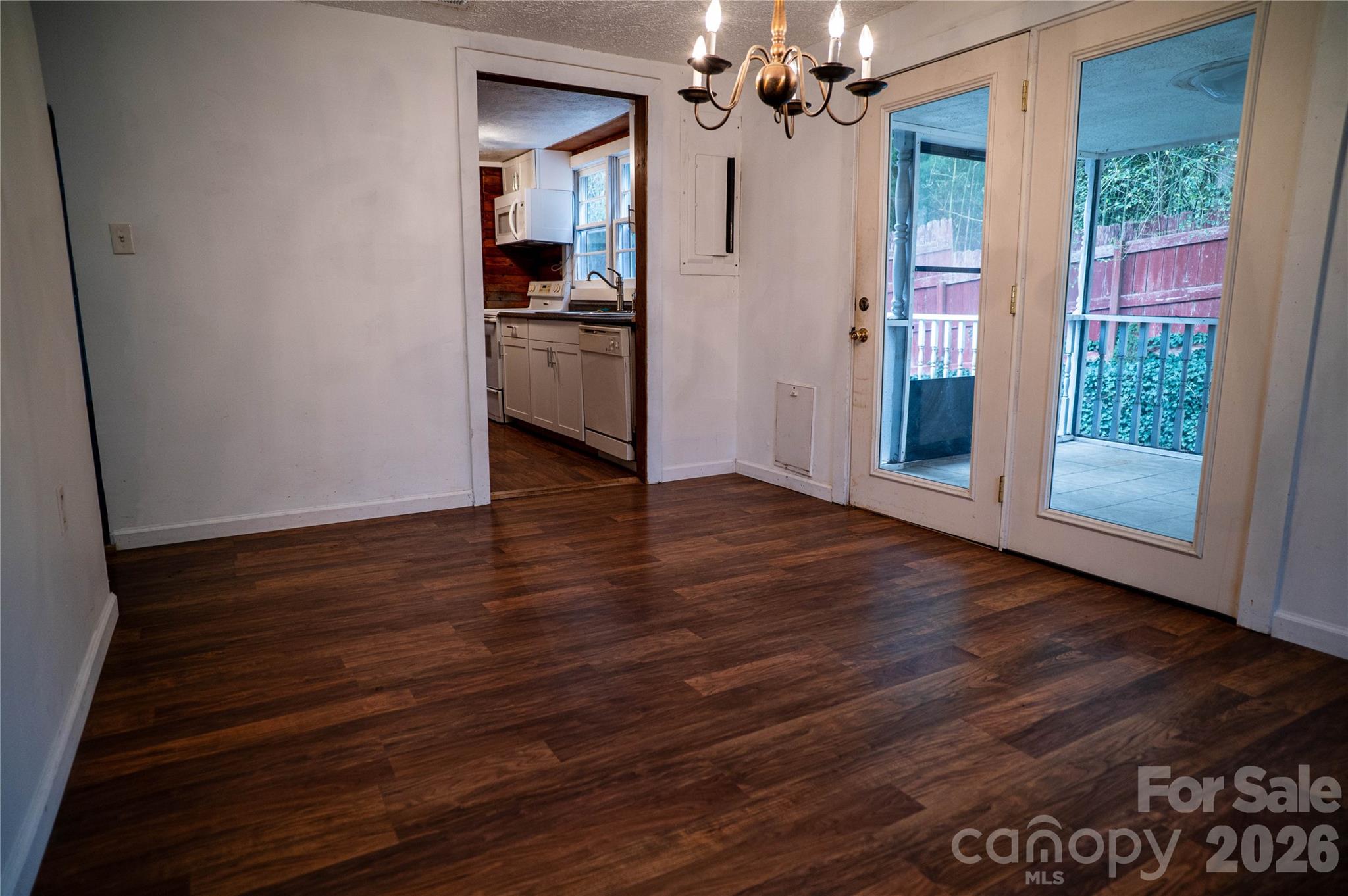 813 Severt Circle NE — Lenoir