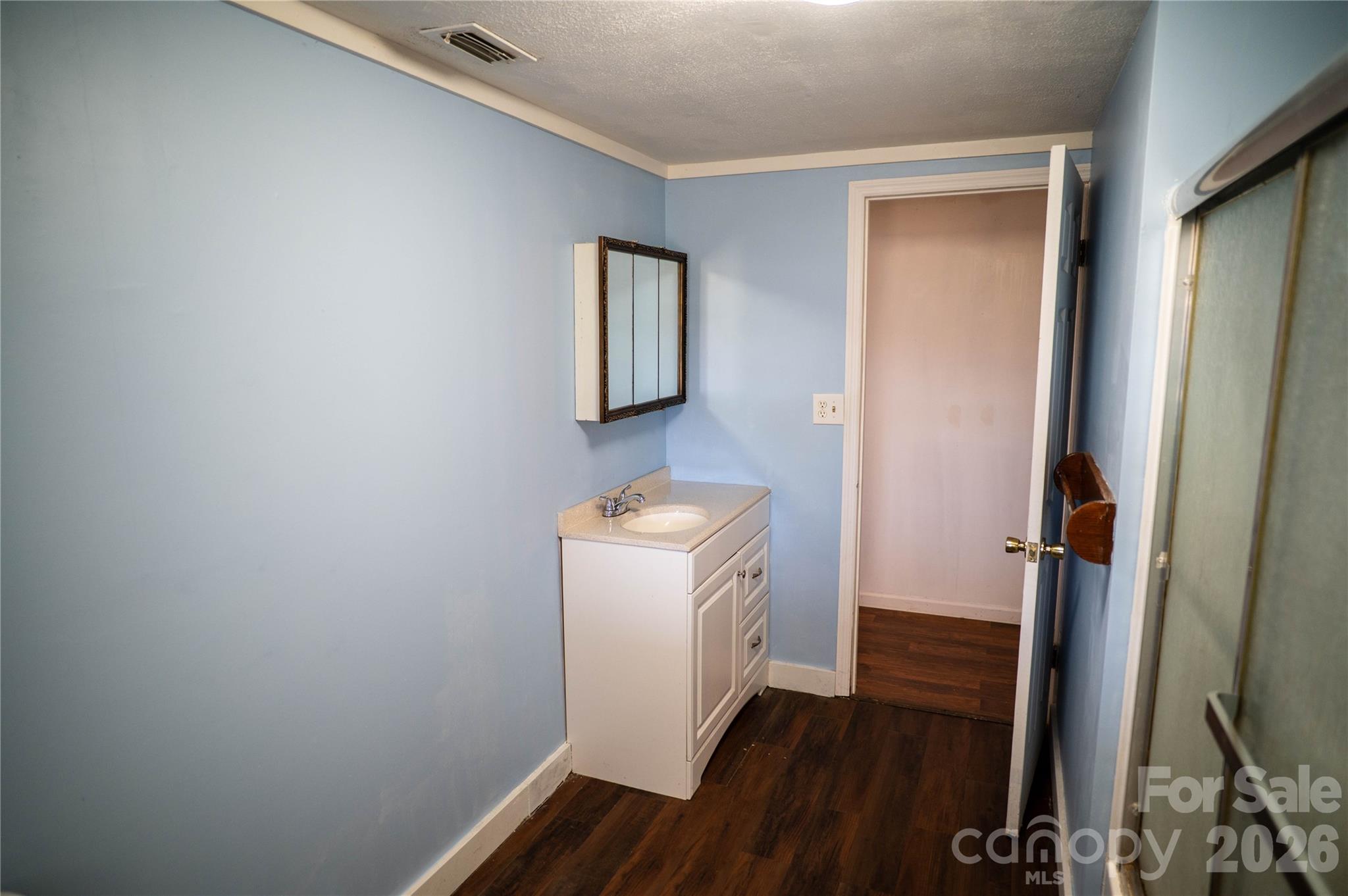 813 Severt Circle NE — Lenoir