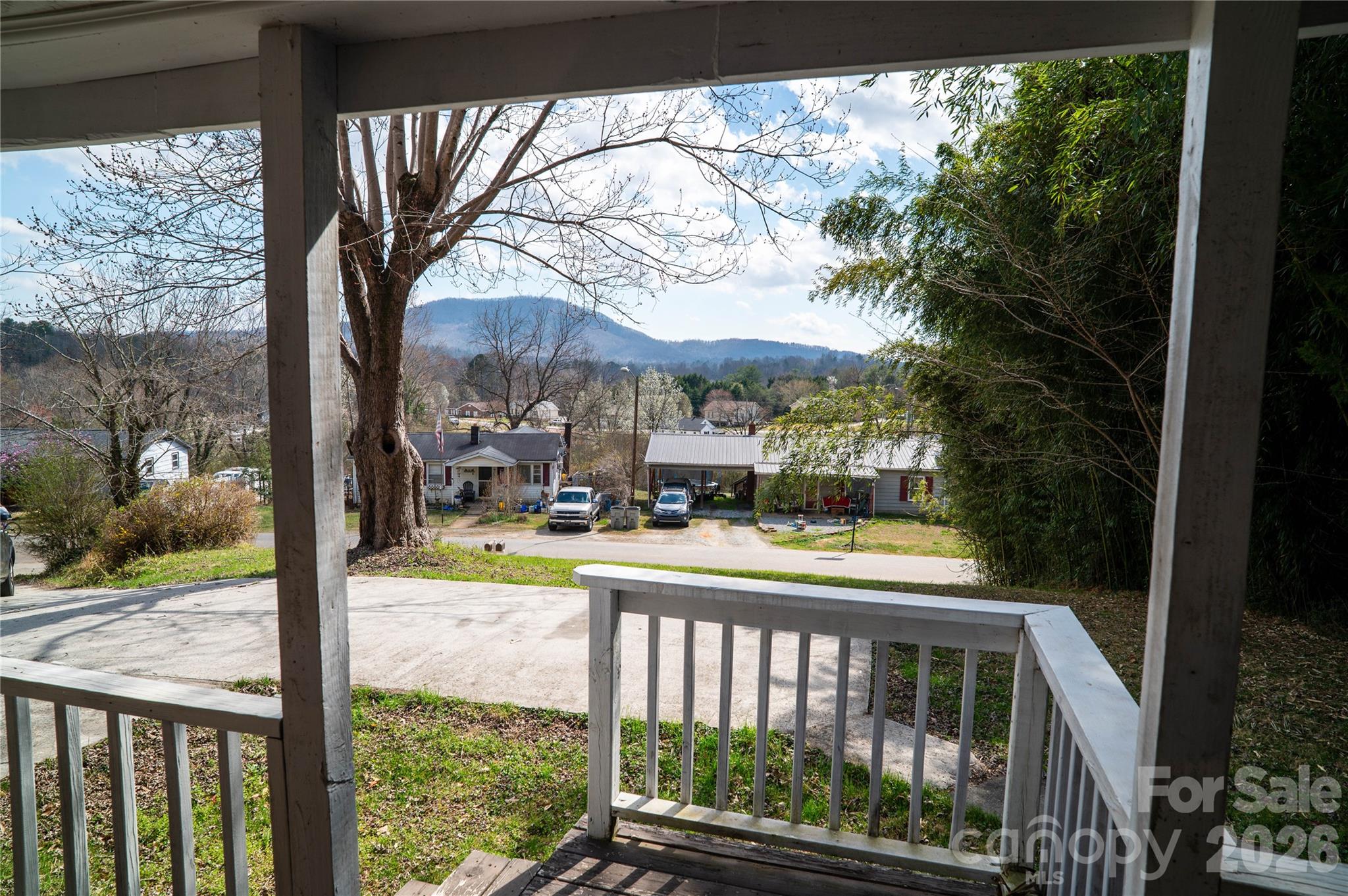 813 Severt Circle NE — Lenoir