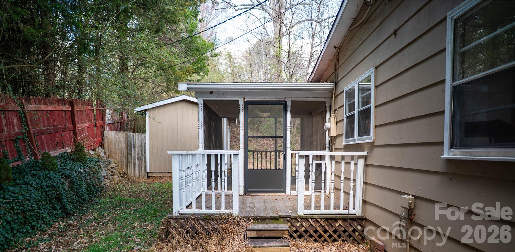 813 Severt Circle NE — Lenoir