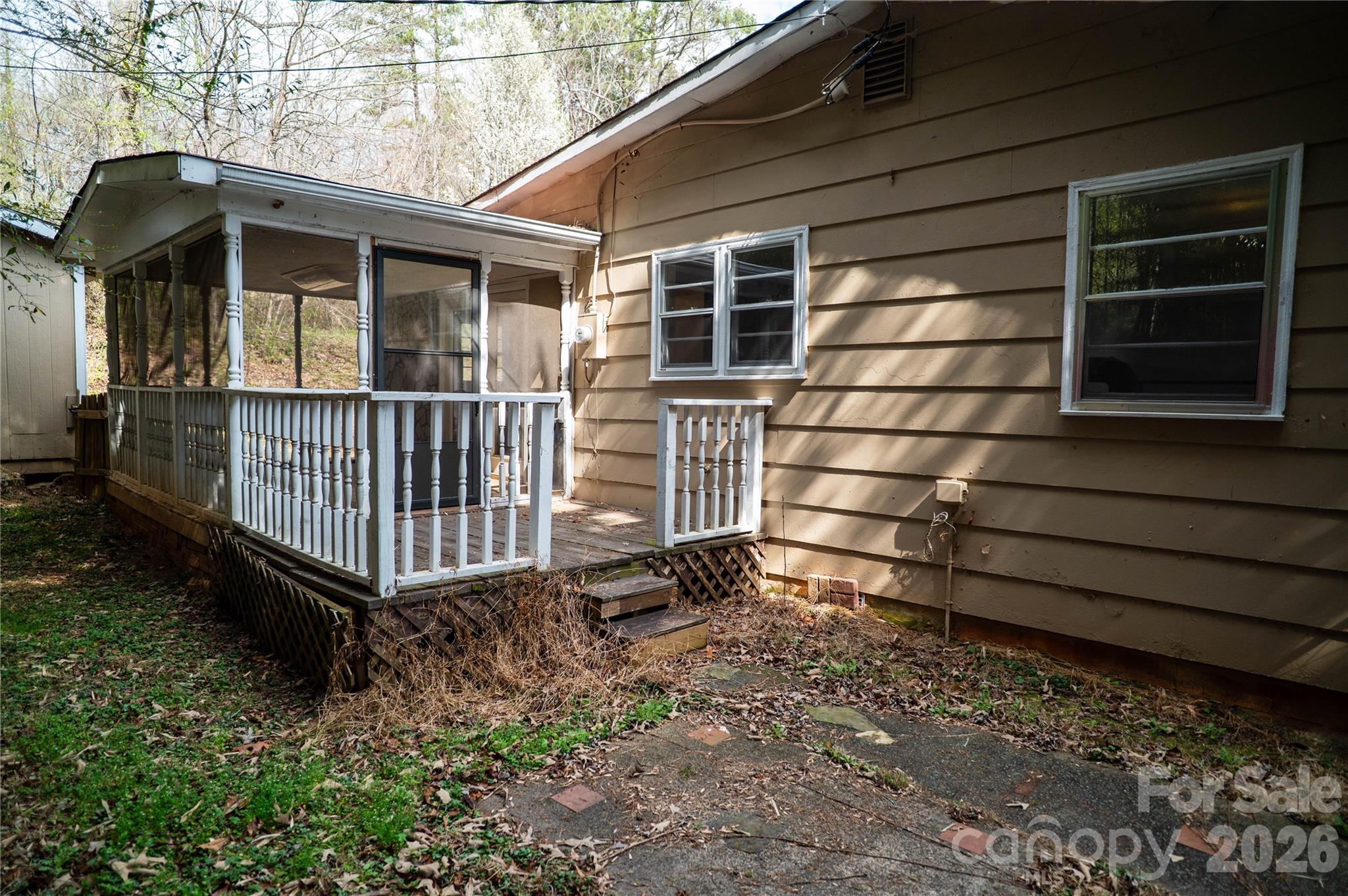 813 Severt Circle NE — Lenoir