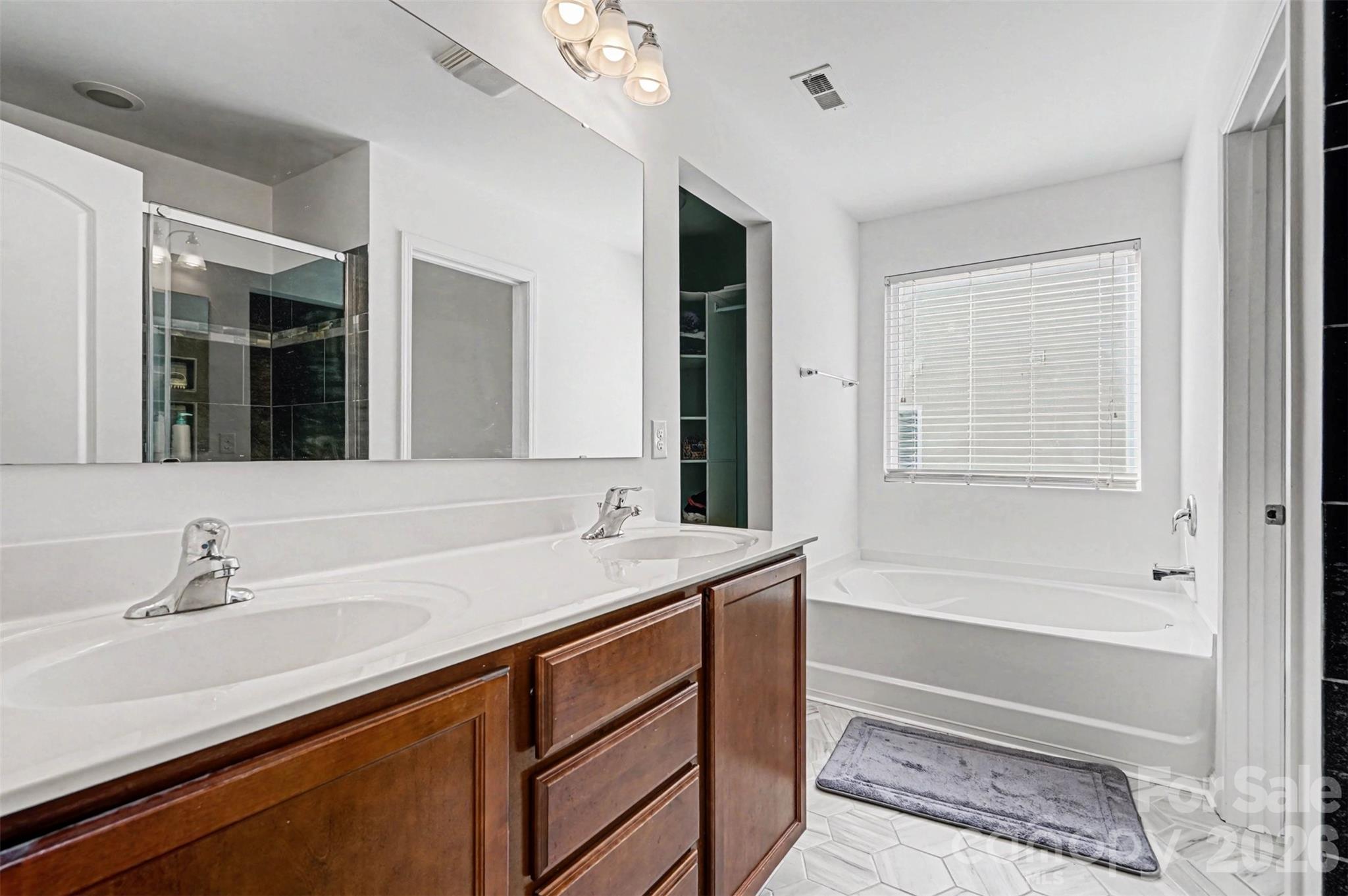 2419 Impatien Drive — Charlotte