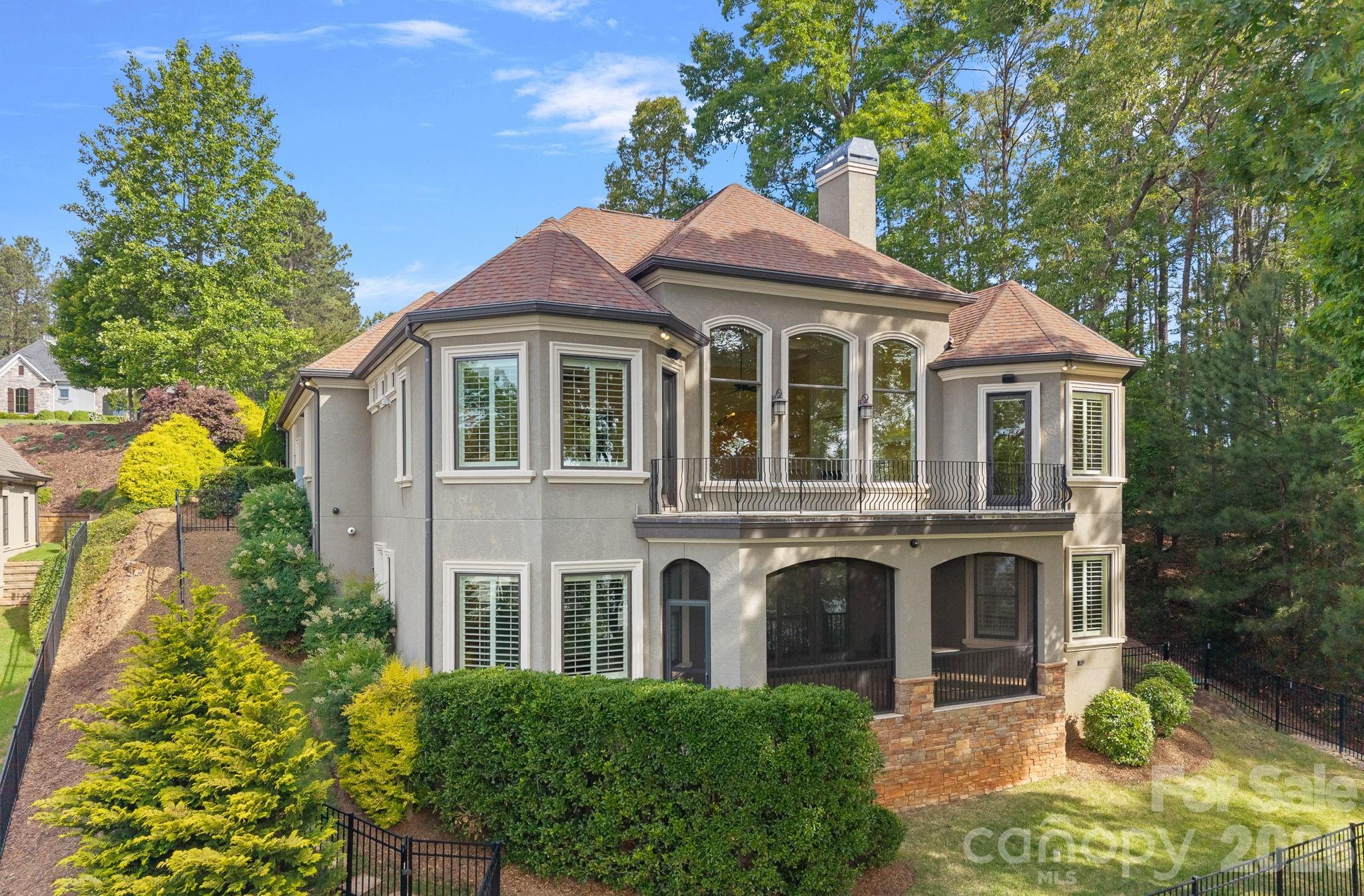 3225 Lake Pointe Drive — Belmont