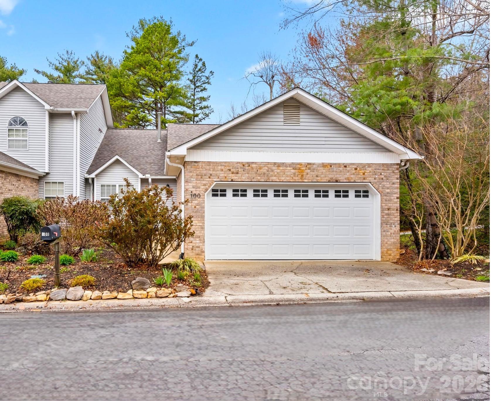 100 Thistle Knoll Court — Asheville