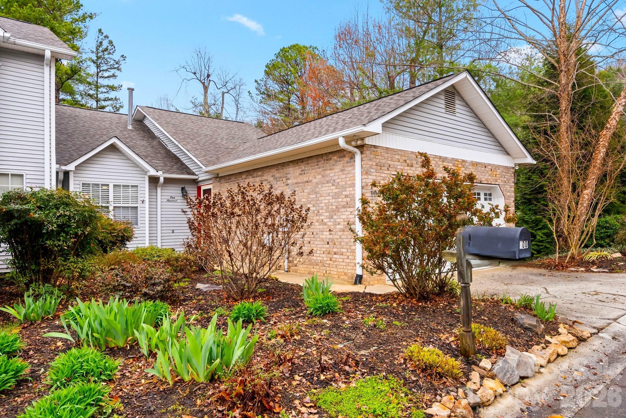 100 Thistle Knoll Court — Asheville