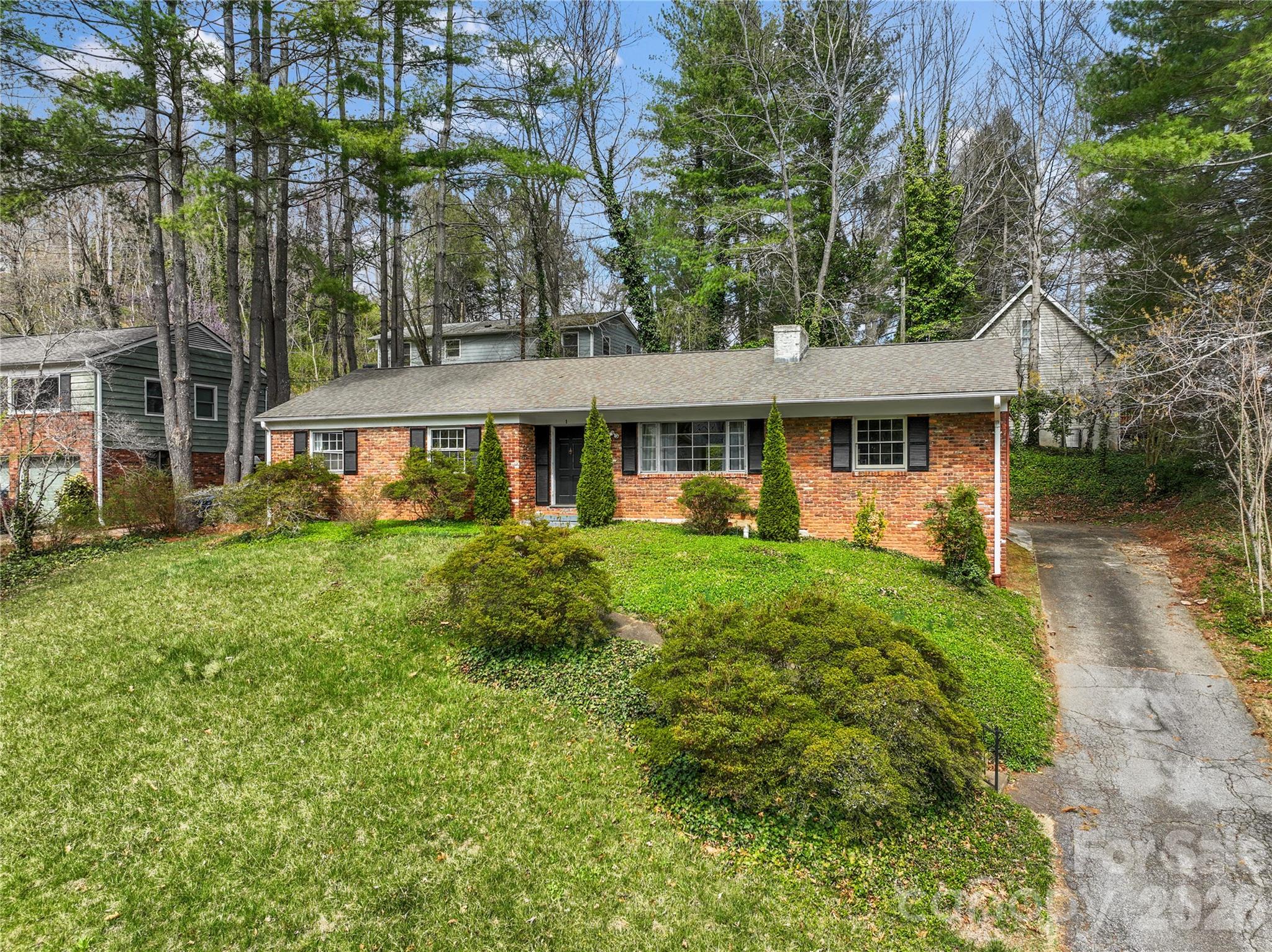 1 Clearbrook Road — Asheville