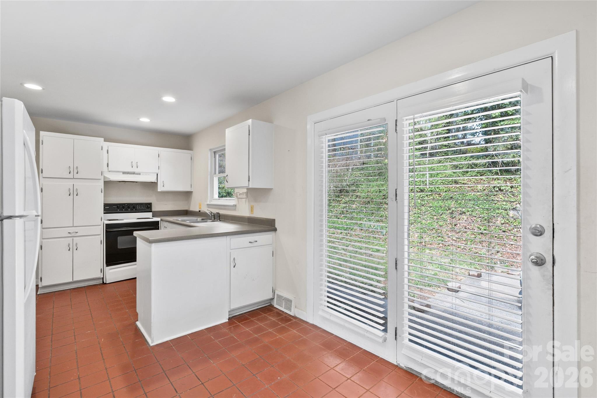 1 Clearbrook Road — Asheville