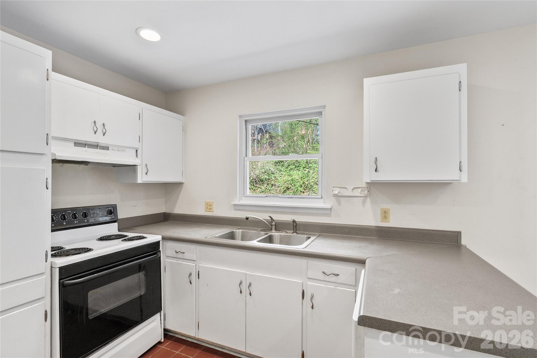 1 Clearbrook Road — Asheville