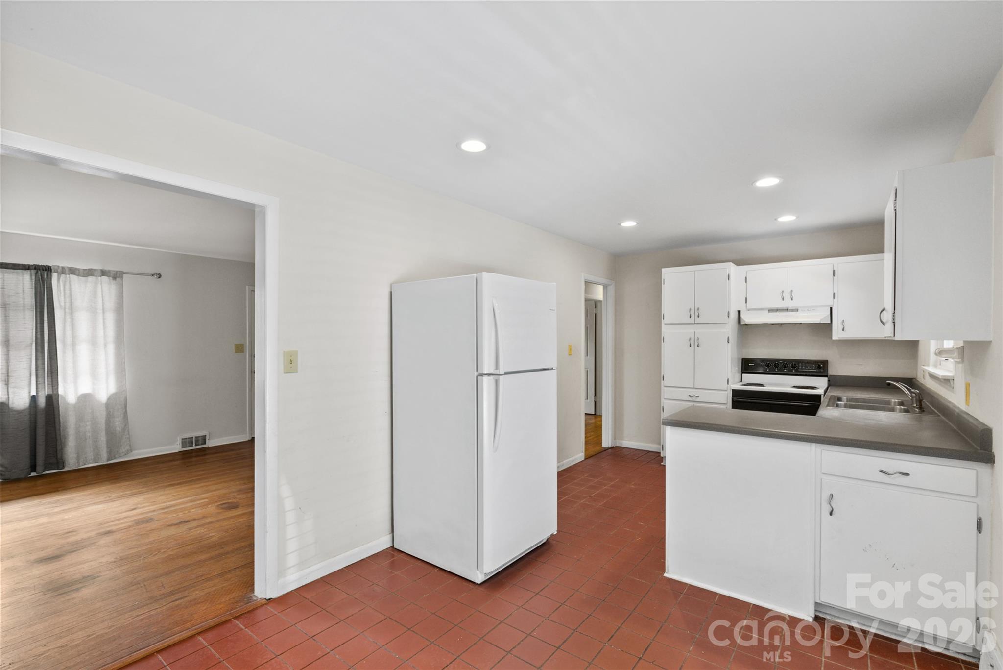 1 Clearbrook Road — Asheville
