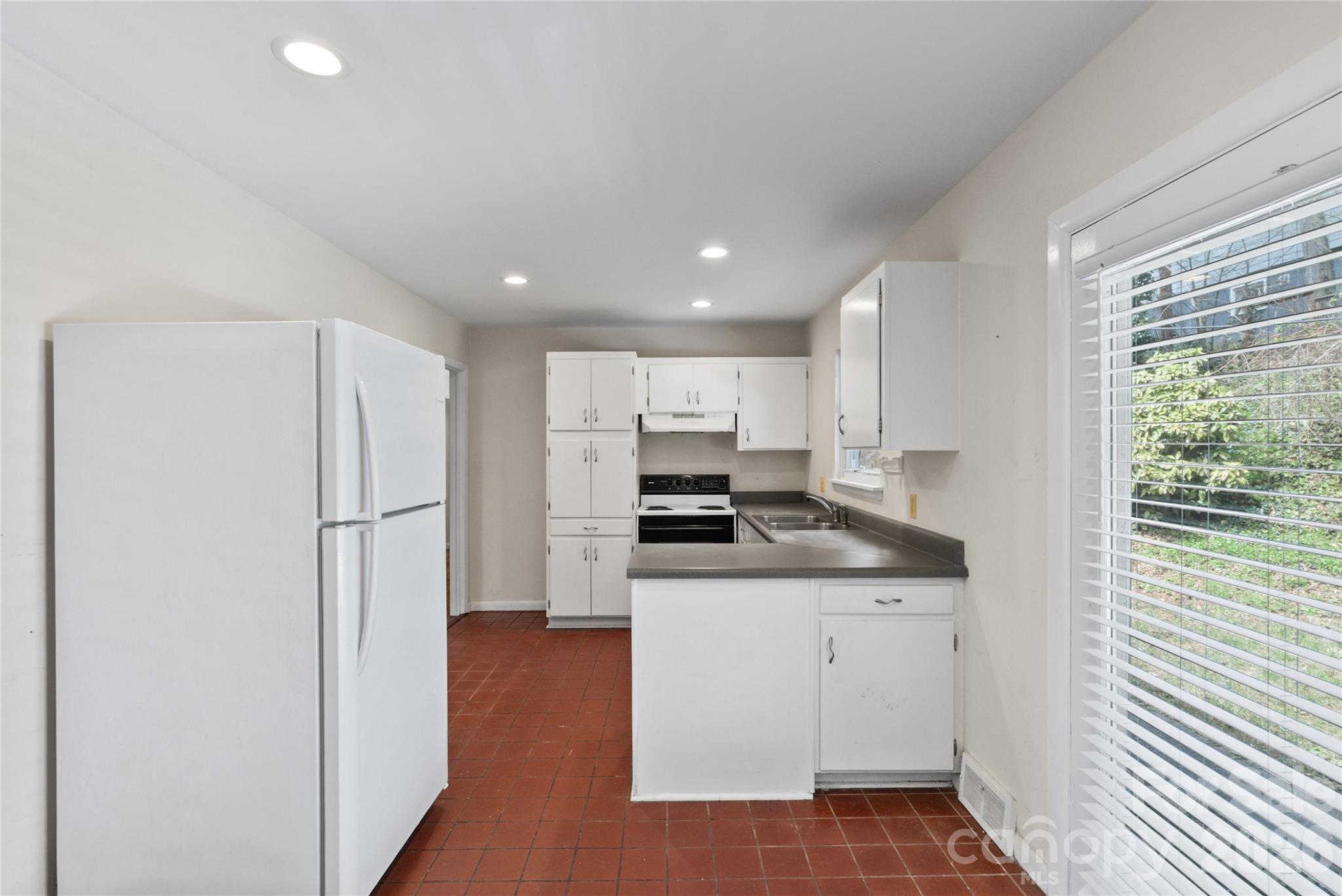 1 Clearbrook Road — Asheville